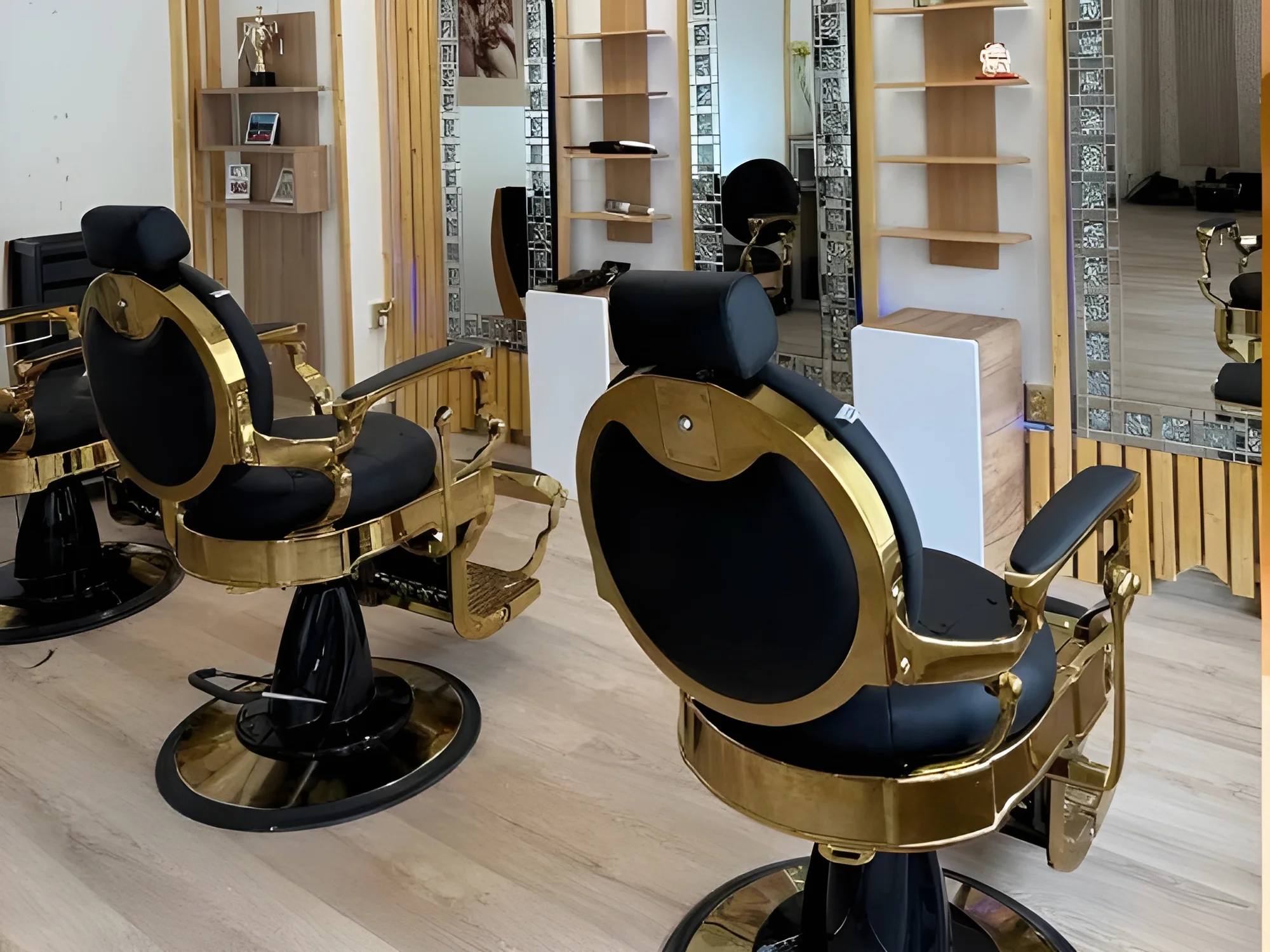 Pánský střih i vč. stylingu v elegantním salonu: nůžkami, strojkem i kombo