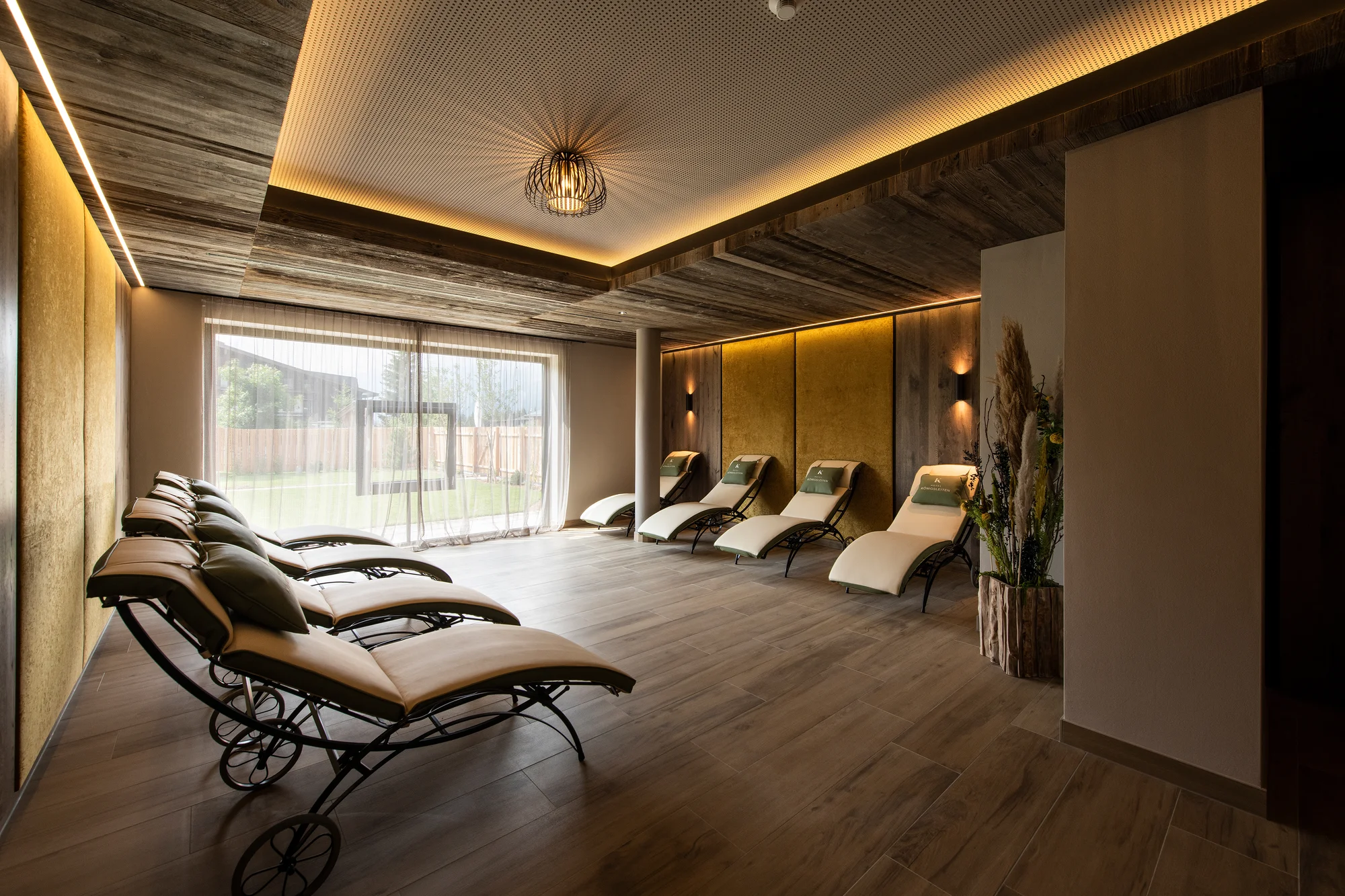 Zimní dovolená v Rakousku: 4* hotel s polopenzí a wellness, 100 m od sjezdovek, 1 dítě do 3,9 let zdarma