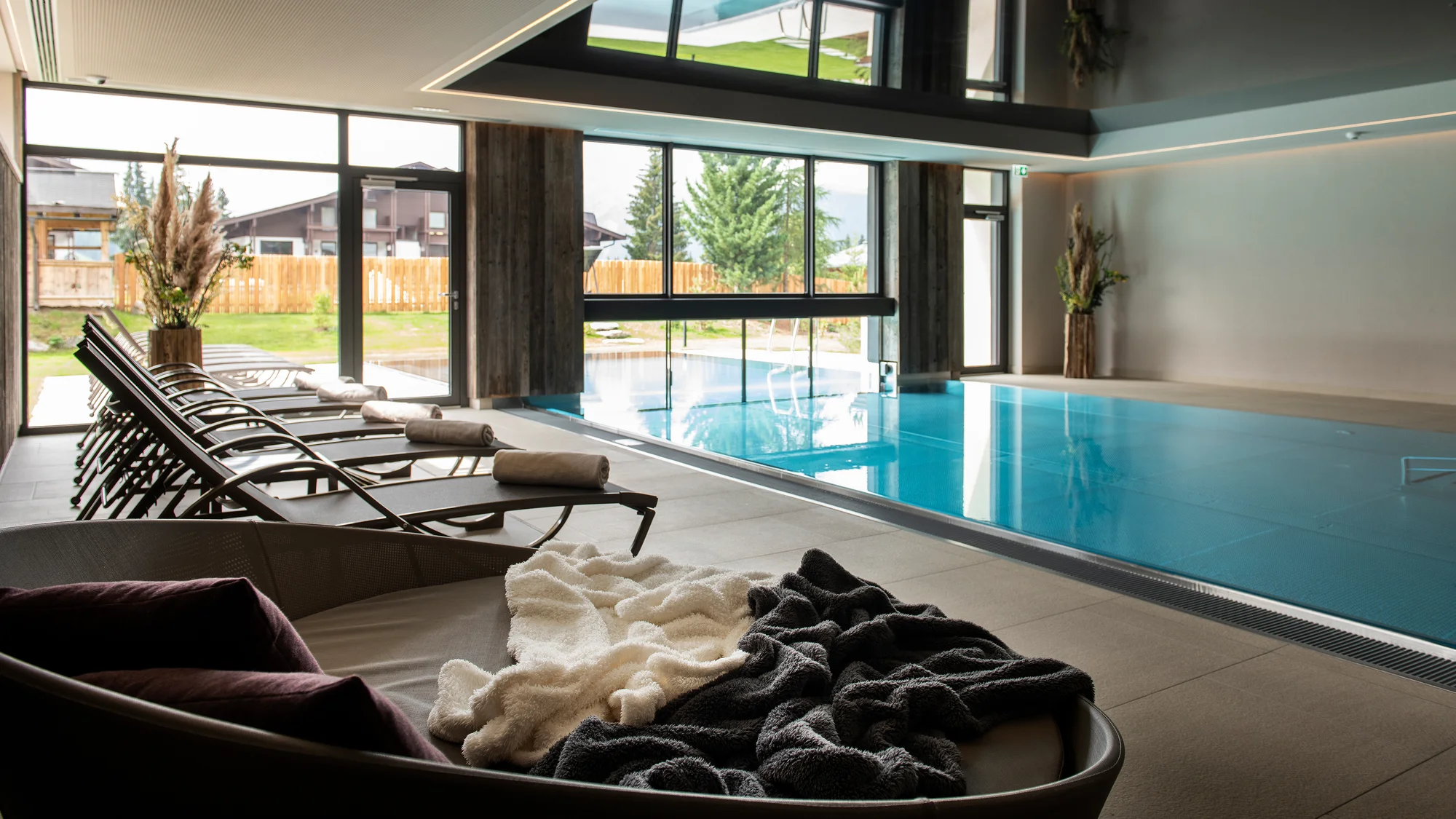 Zimní dovolená v Rakousku: 4* hotel s polopenzí a wellness, 100 m od sjezdovek, 1 dítě do 3,9 let zdarma