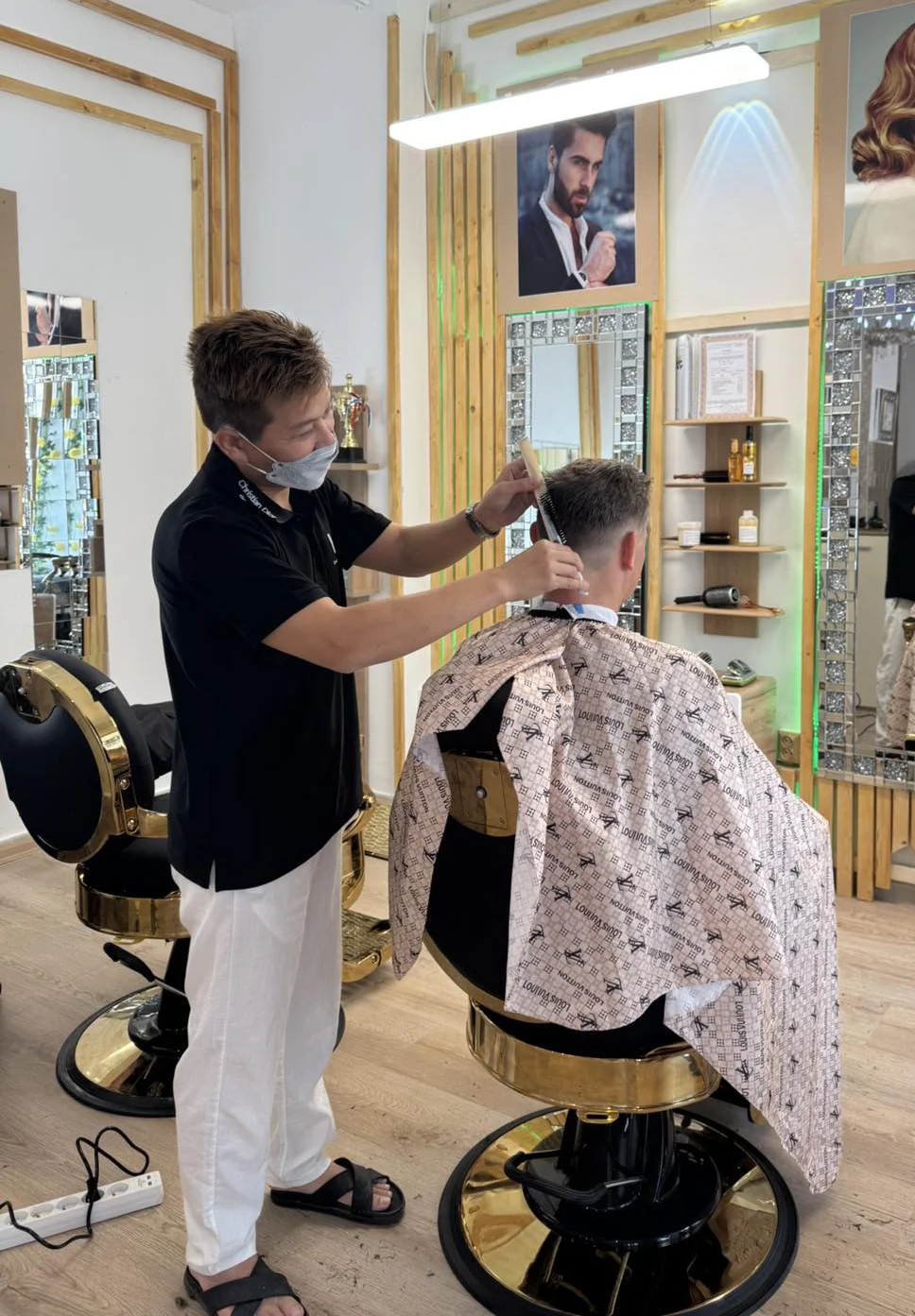 Pánský střih i vč. stylingu v elegantním salonu: nůžkami, strojkem i kombo