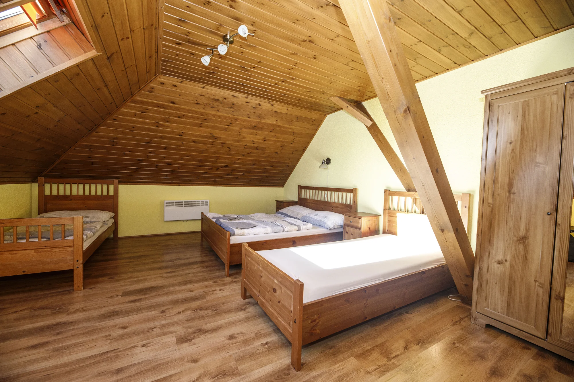 Dovolená u Lipna: bungalov či apartmán se vstupem do wellness