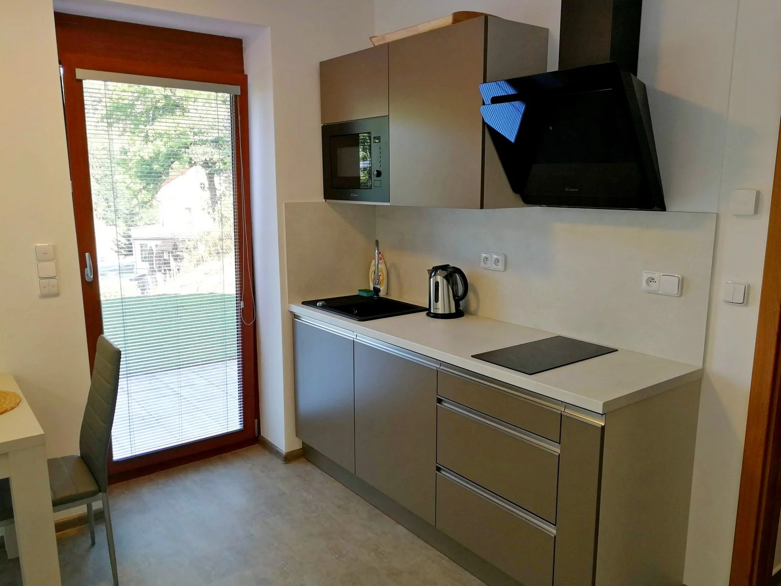 Dovolená v Moravském krasu: moderní apartmán až pro 4 osoby, vč. terasy či balkónu