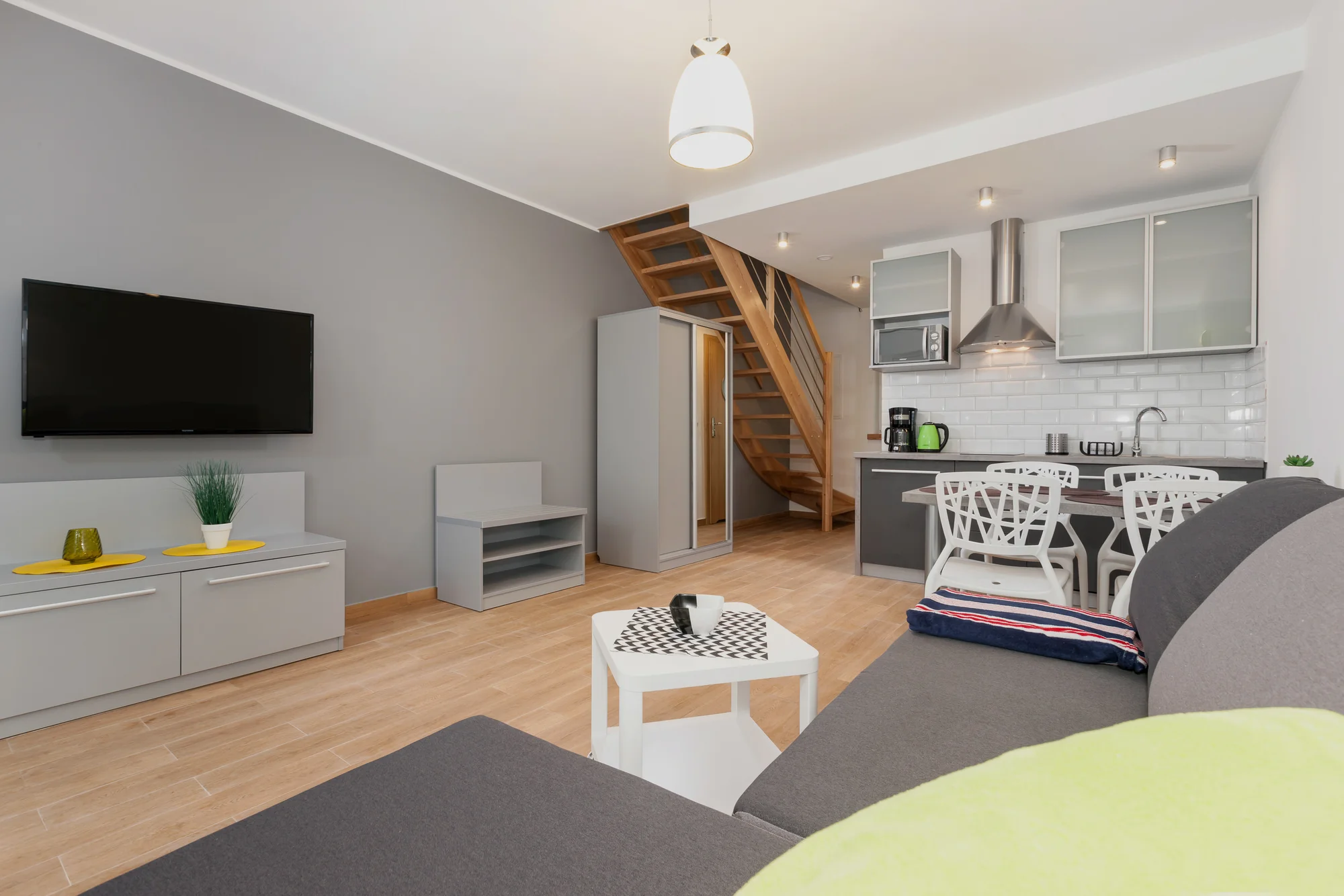 Odpočiňte si u Baltu: moderní apartmán, 10 minut od pláže