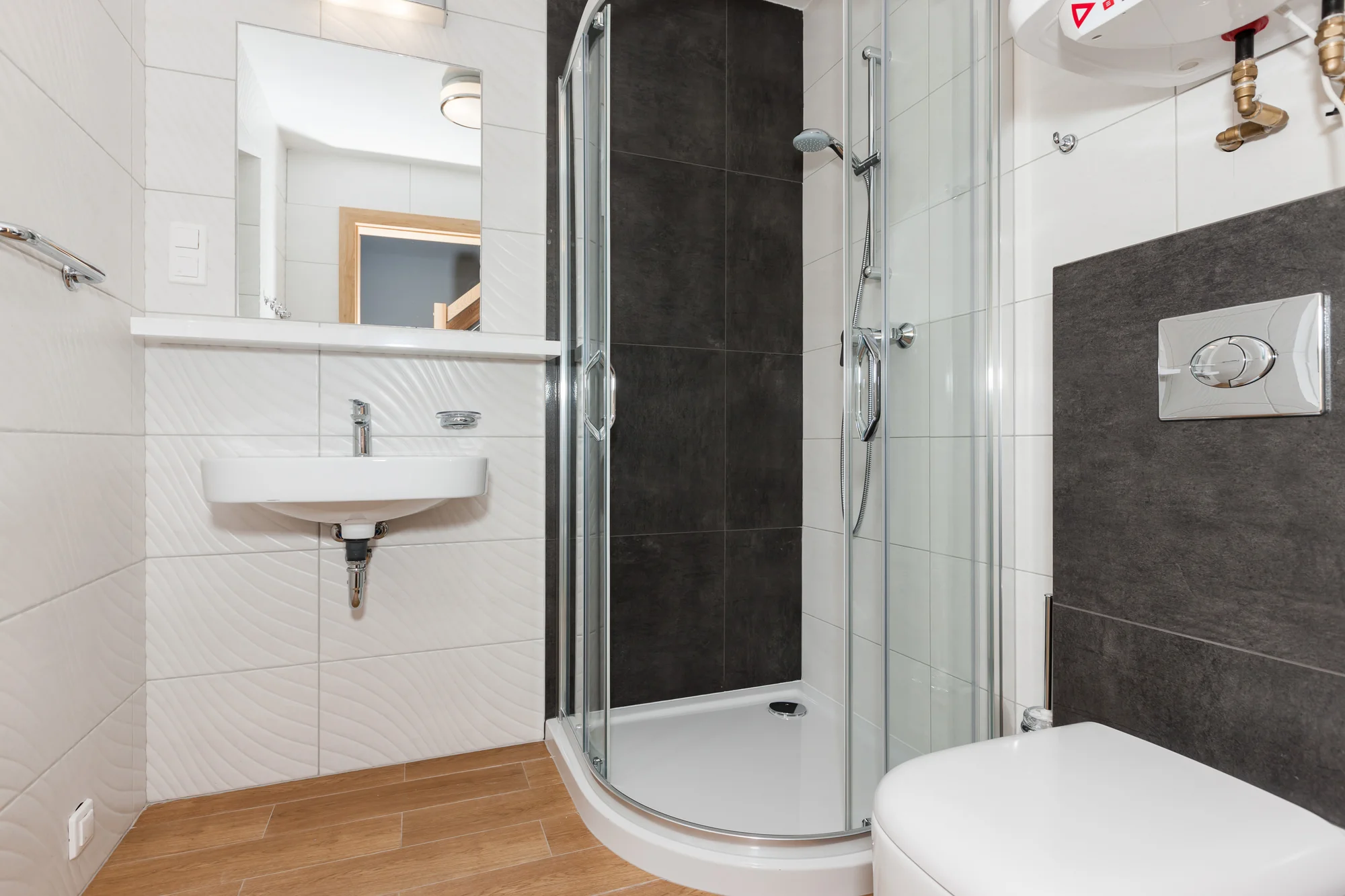 Odpočiňte si u Baltu: moderní apartmán, 10 minut od pláže