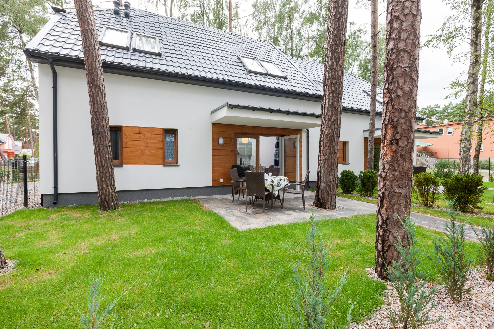 Odpočiňte si u Baltu: moderní apartmán, 10 minut od pláže