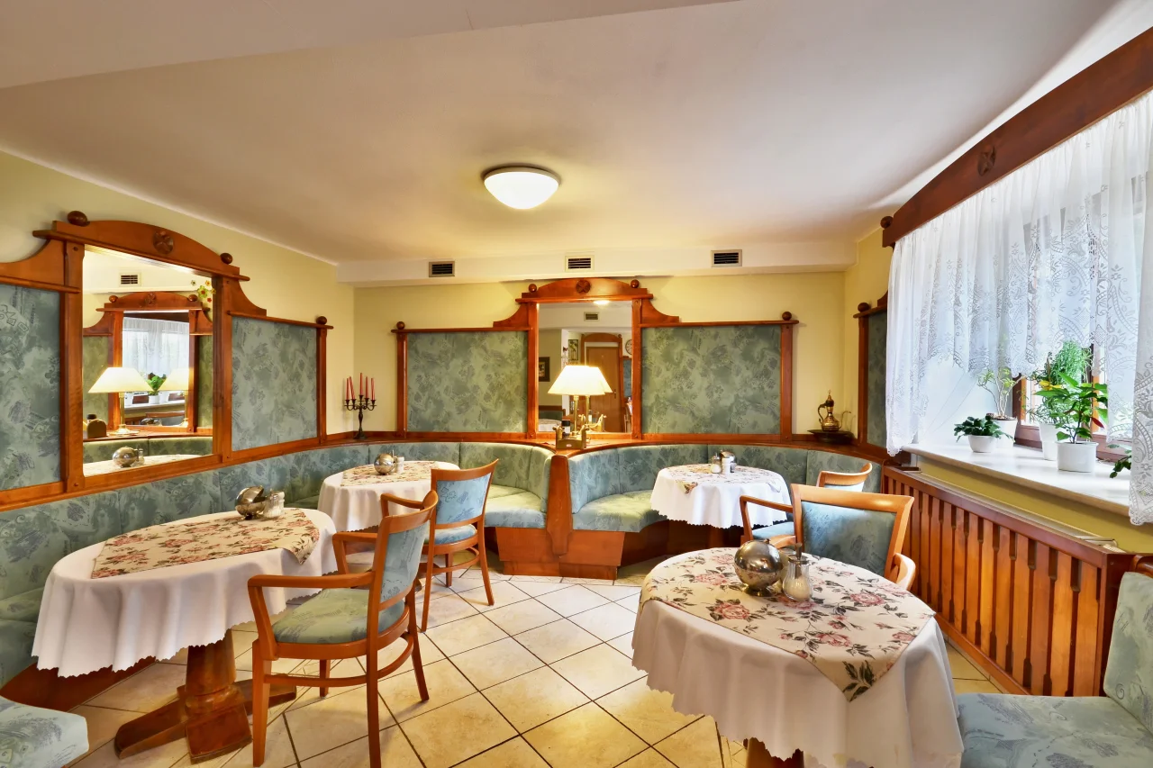 Příjemný tříhvězdičkový hotel u píseckých lesů i s možností snídaní
