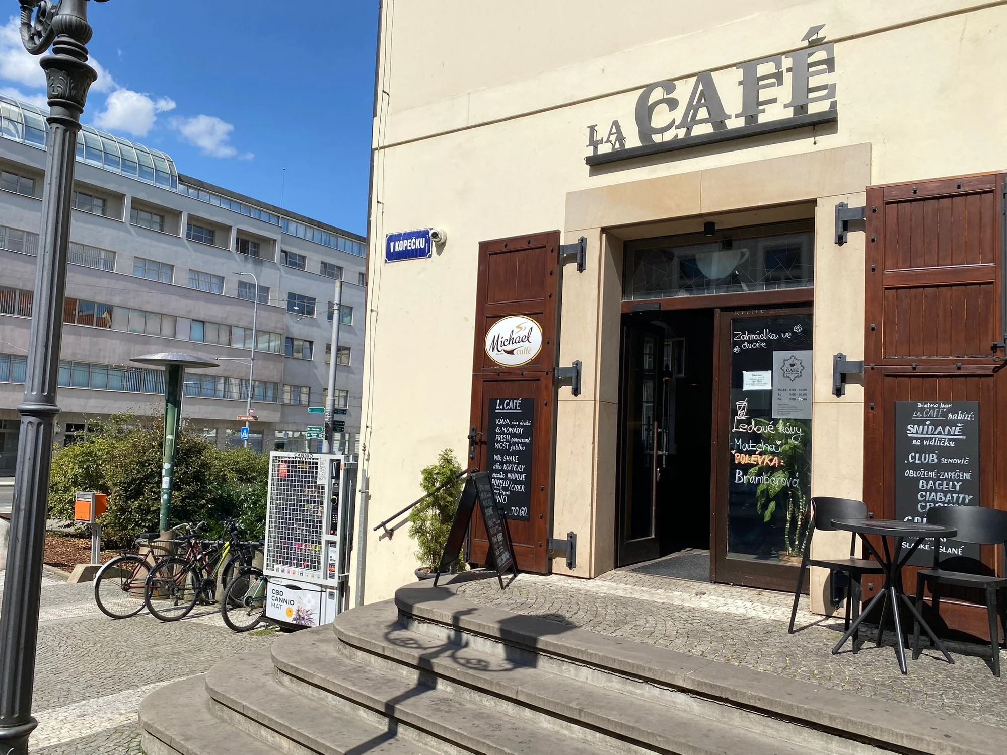 2 kávy s sebou dle výběru: espresso, cappuccino i ledová káva se zmrzlinou