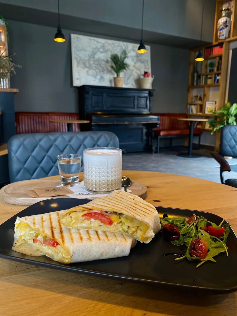 Dopřejte si vymazlený brunch vč. kávy a freshe: vejce, french toast i anglická snídaně, pro 1 či 2 osoby