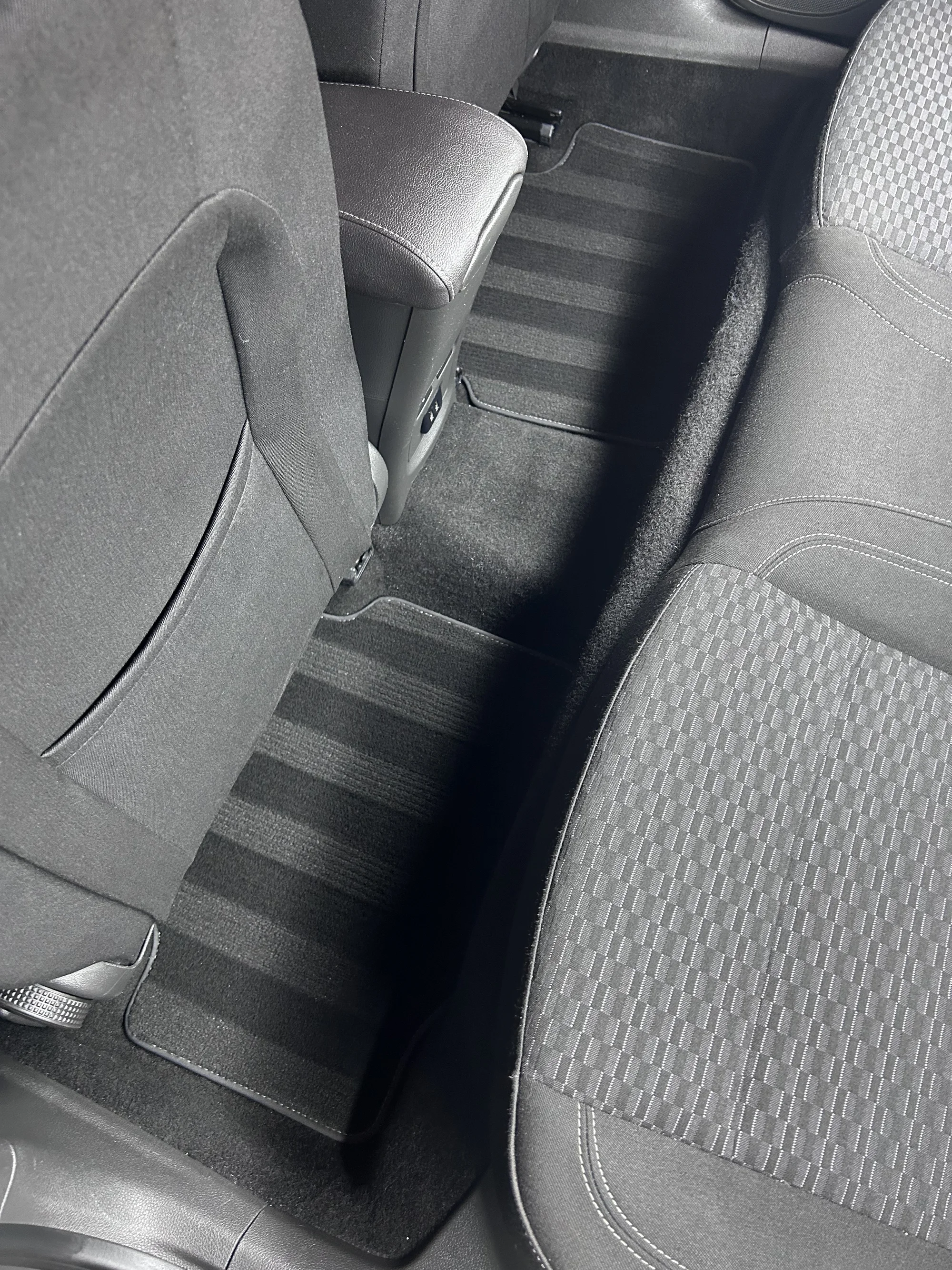 Detailing: čištění interiéru nebo exteriéru či komplet péče o vaše auto