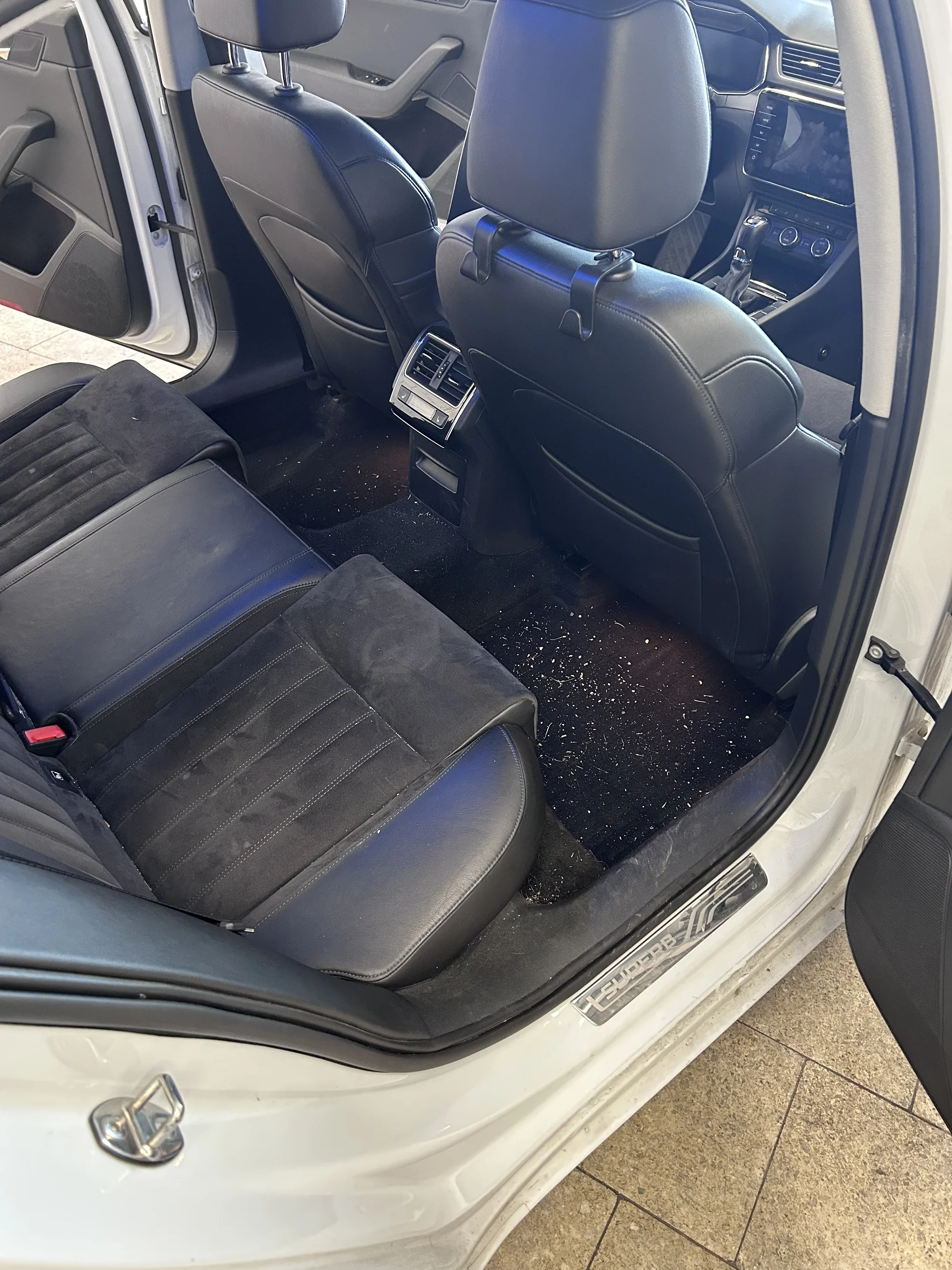 Detailing: čištění interiéru nebo exteriéru či komplet péče o vaše auto