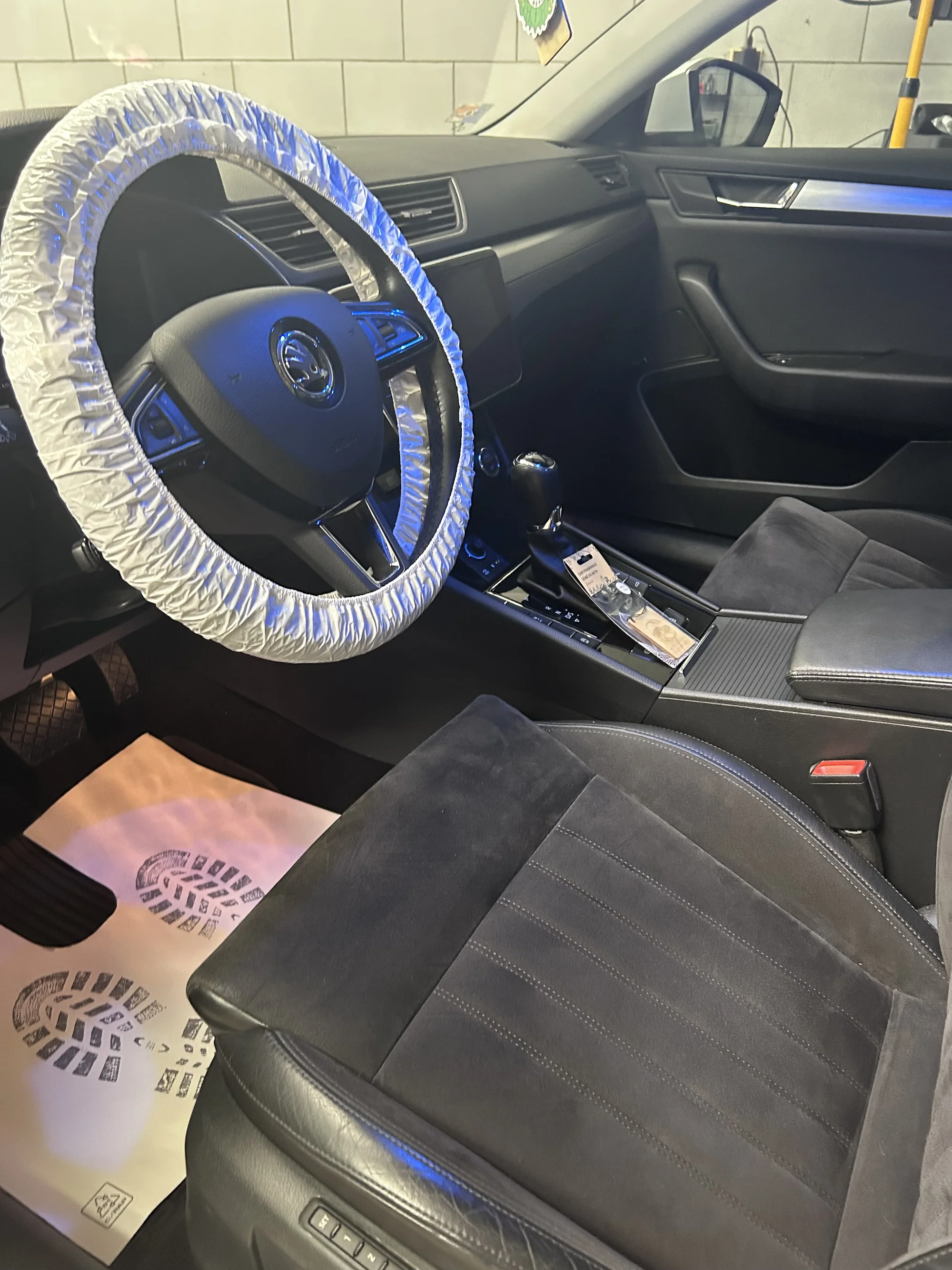 Detailing: čištění interiéru nebo exteriéru či komplet péče o vaše auto