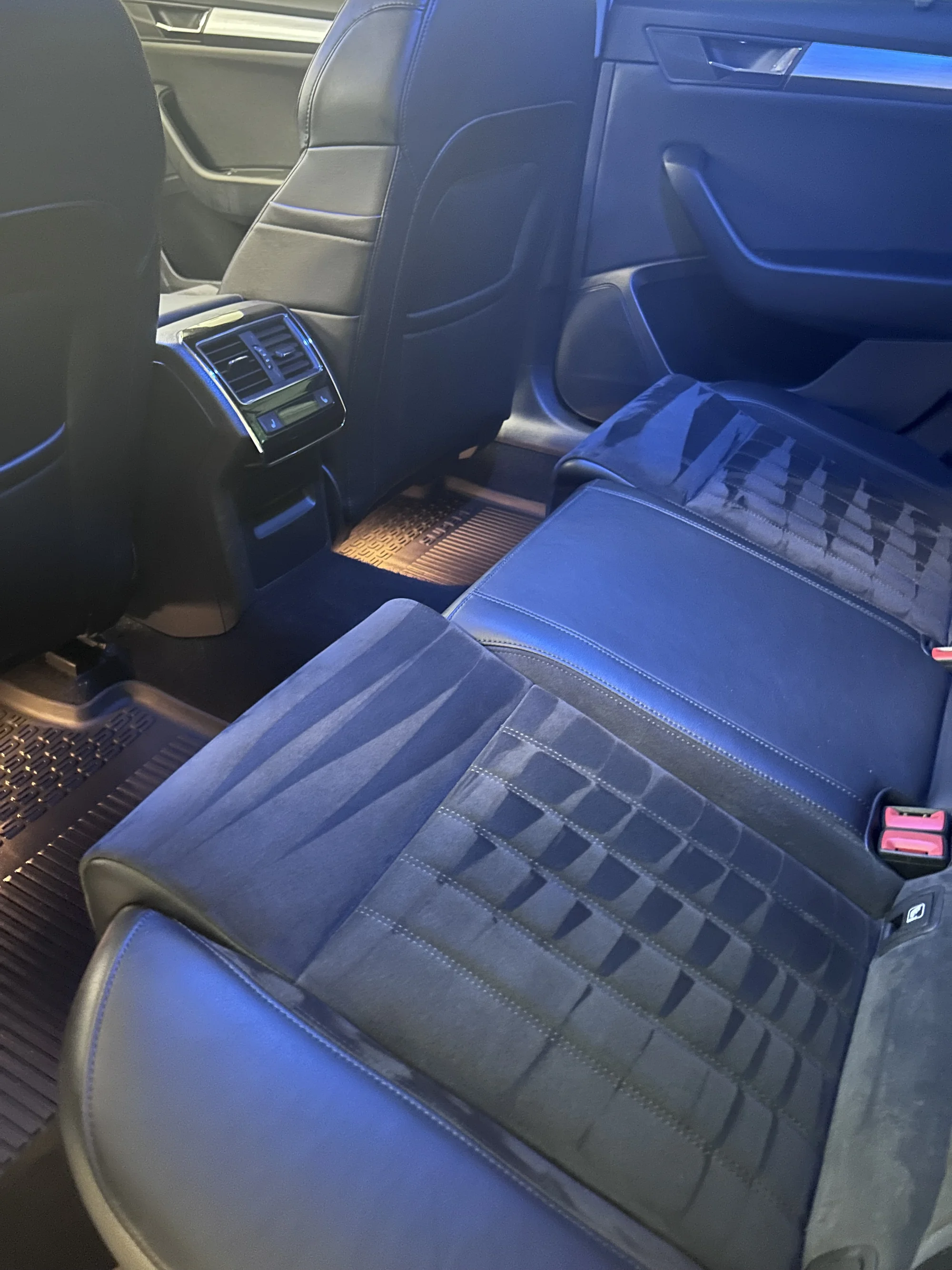 Detailing: čištění interiéru nebo exteriéru či komplet péče o vaše auto