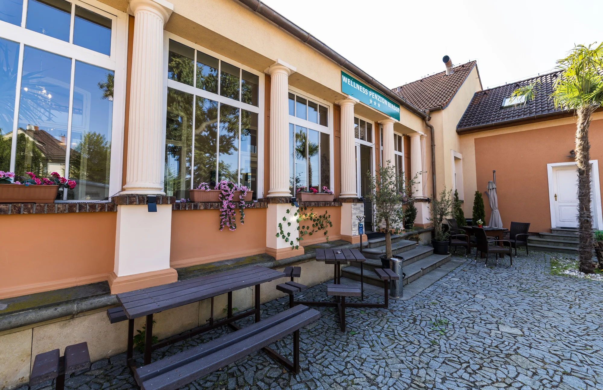 Wellness pobyt v Pardubicích: pokoje či domek s vířivkou a saunou, solná jeskyně i privátní wellness