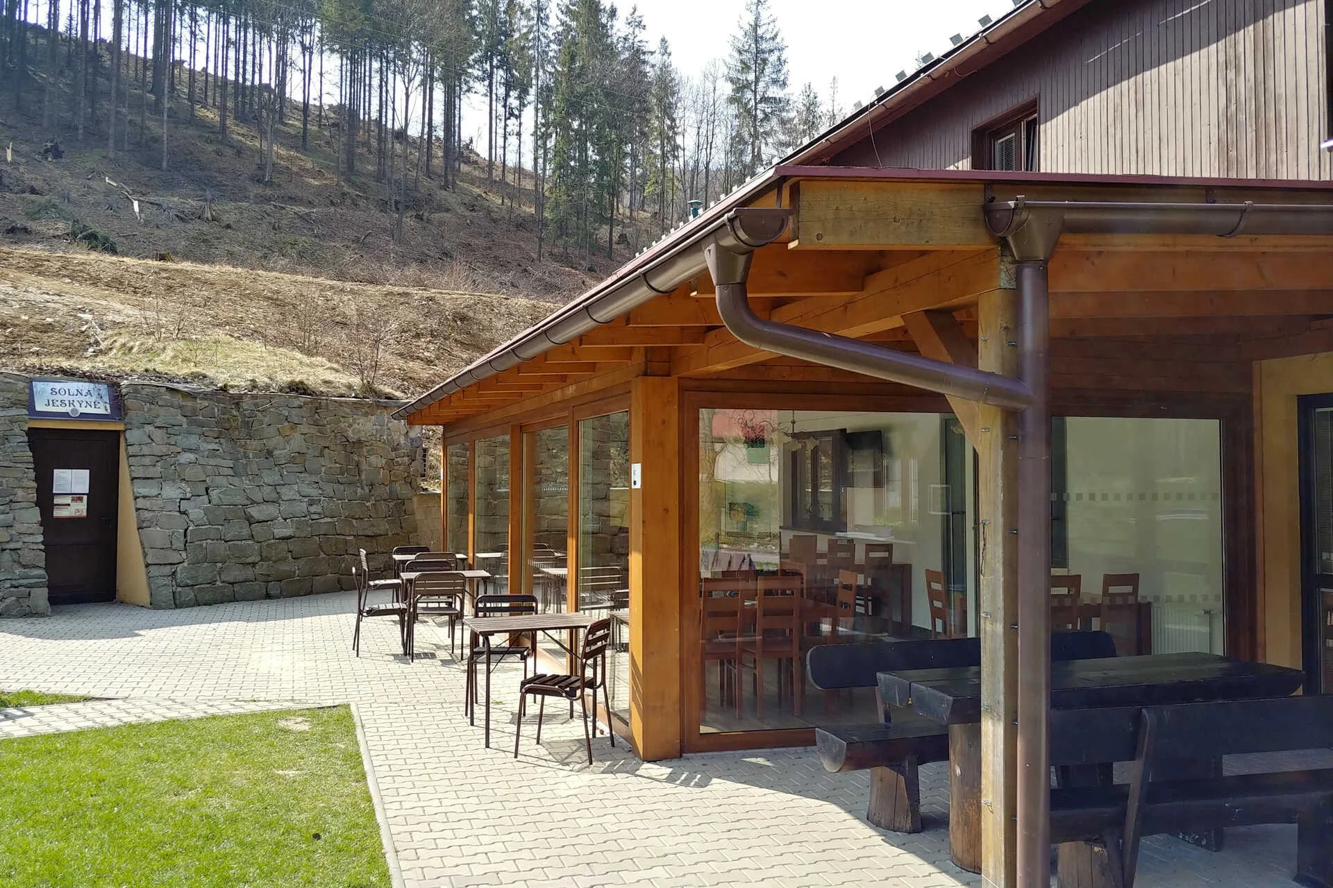 Pohodová dovolená v podhůří Beskyd: penzion se snídaní či polopenzí, bazén a infrasauna