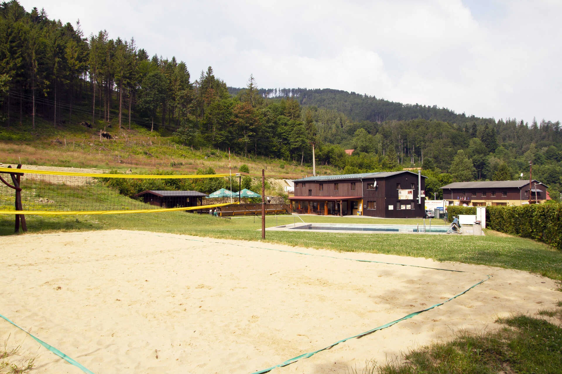 Pohodová dovolená v podhůří Beskyd: penzion se snídaní či polopenzí, bazén a infrasauna