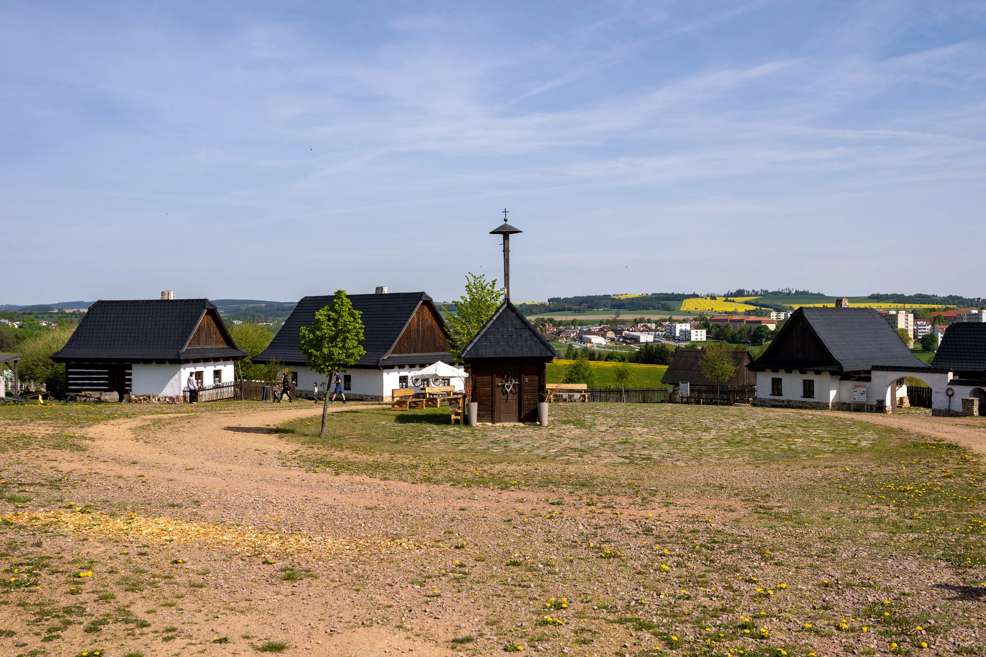 Vstupné do Centra Eden: projděte si historickou lékárnu, Horáckou vesnici i Pyramidu, pro jednotlivce či rodinu