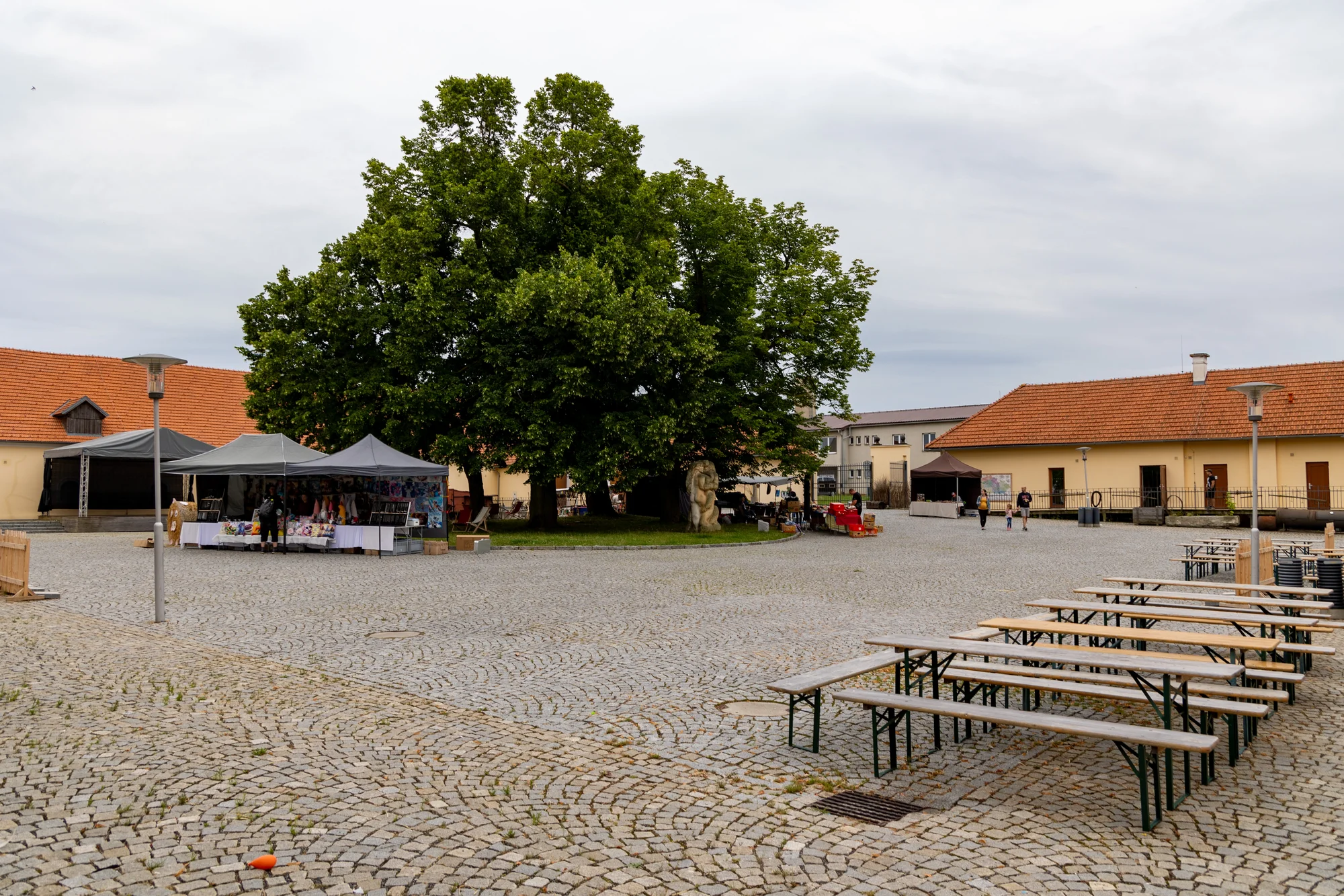 Vstupné do Centra Eden: projděte si historickou lékárnu, Horáckou vesnici i Pyramidu, pro jednotlivce či rodinu