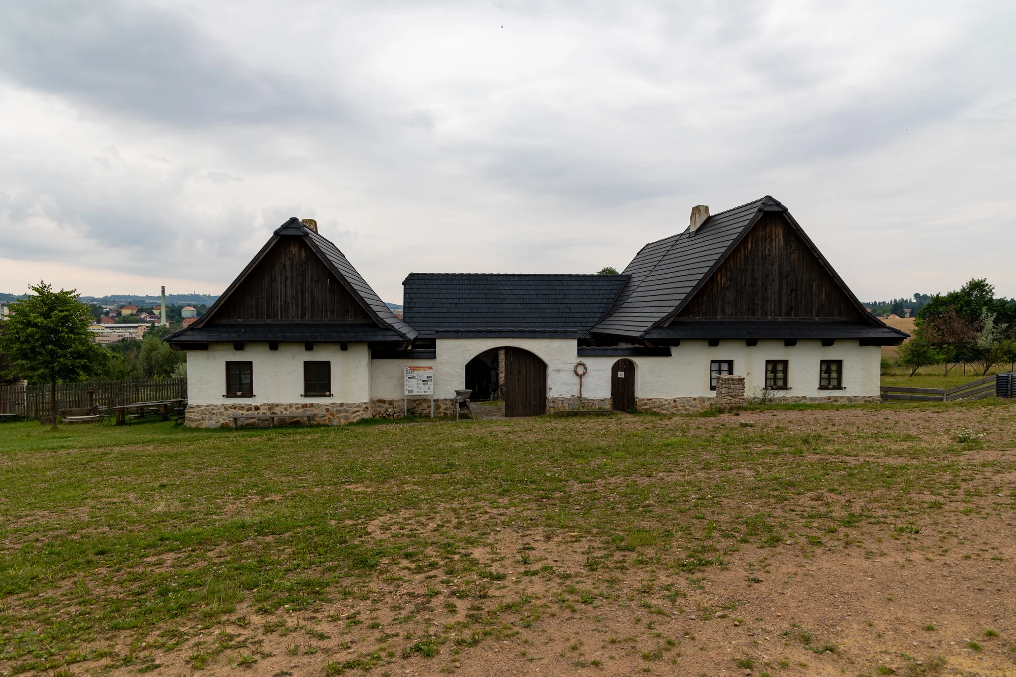 Vstupné do Centra Eden: projděte si historickou lékárnu, Horáckou vesnici i Pyramidu, pro jednotlivce či rodinu