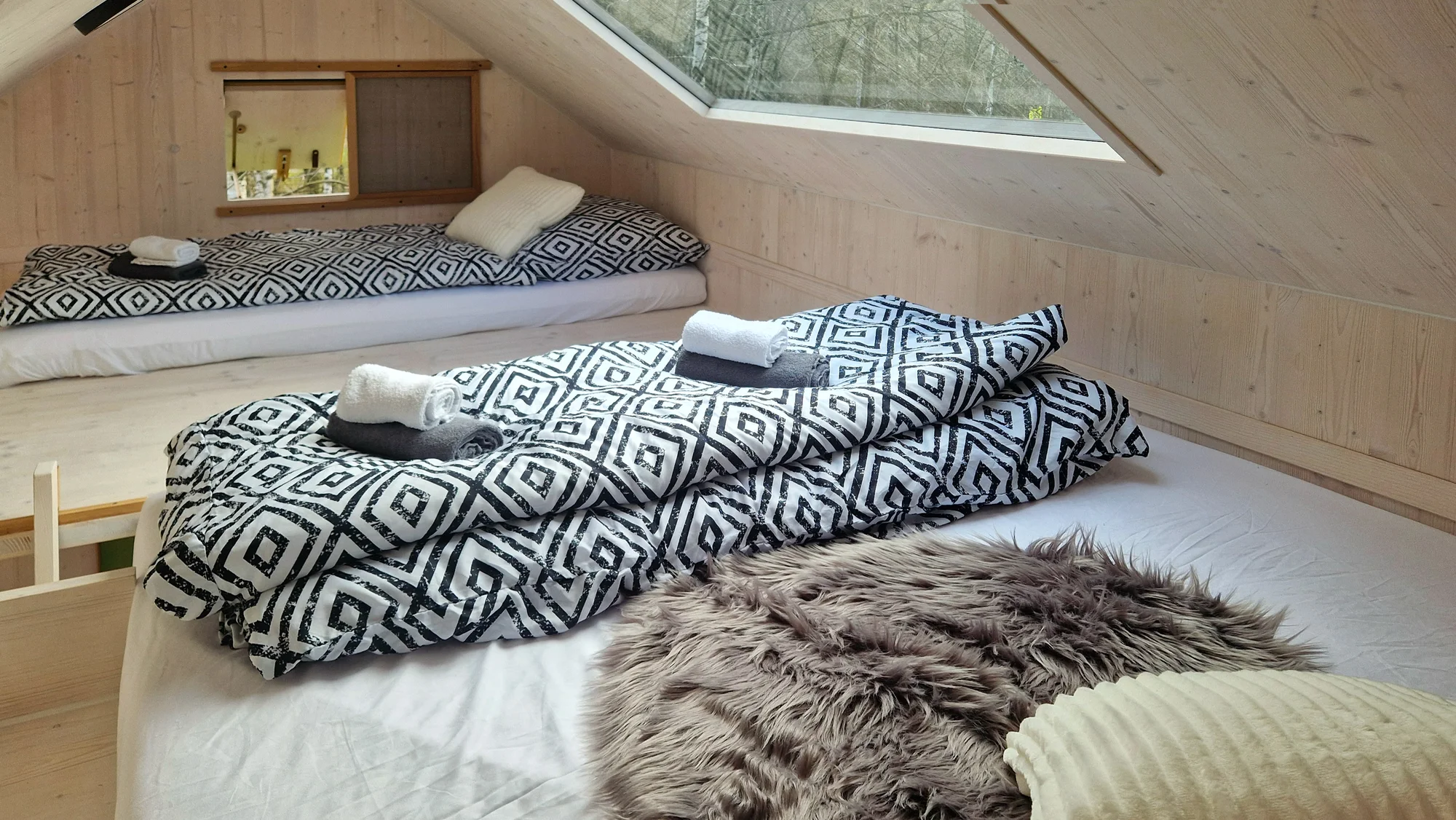 Posed pro 4 osoby kousek od ostravského hradu: terasa s grilem, kuchyňka i sauna