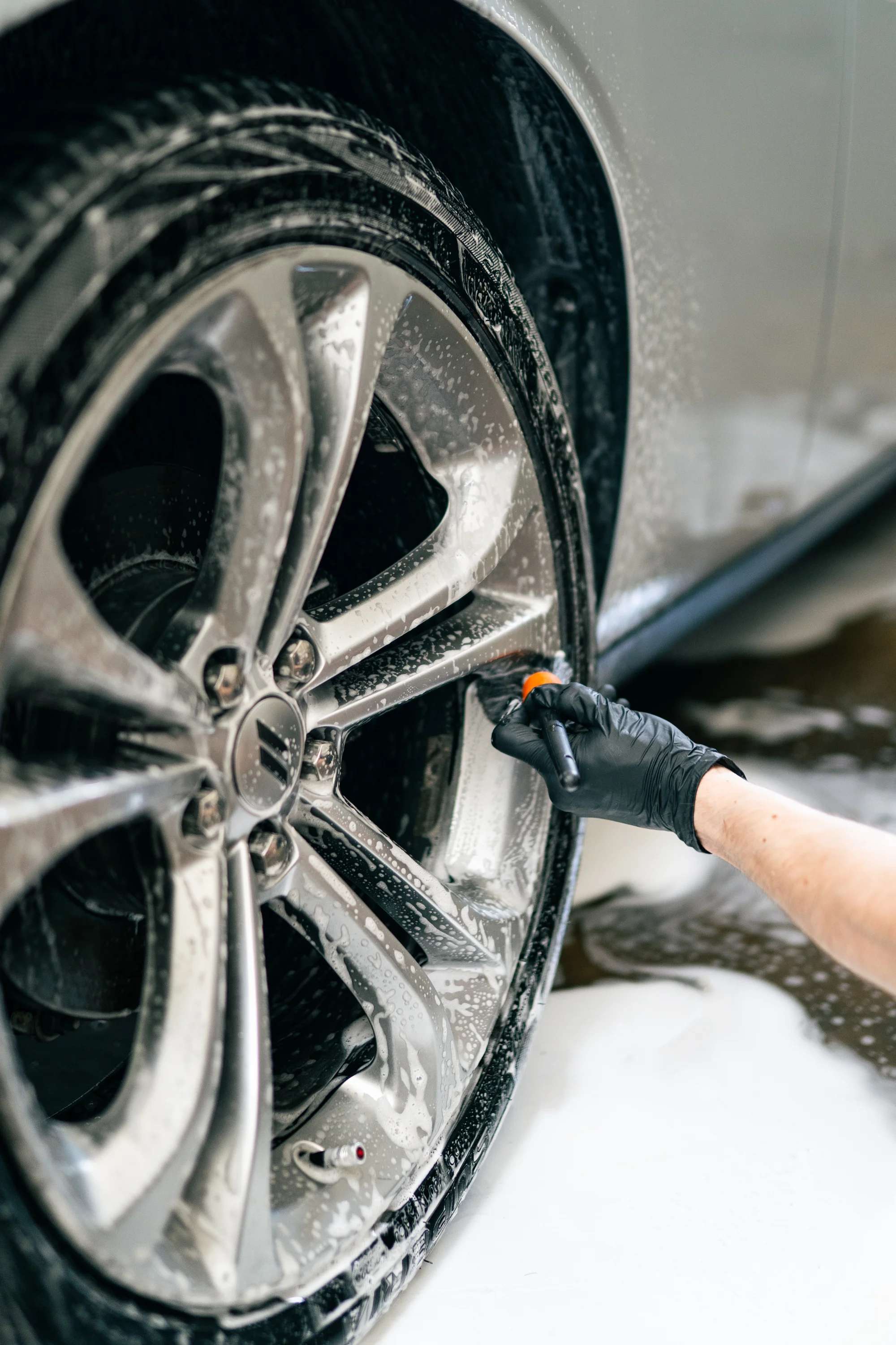 Auto jako ze škatulky: čištění interiéru nebo exteriéru vašeho auta či expresní mytí