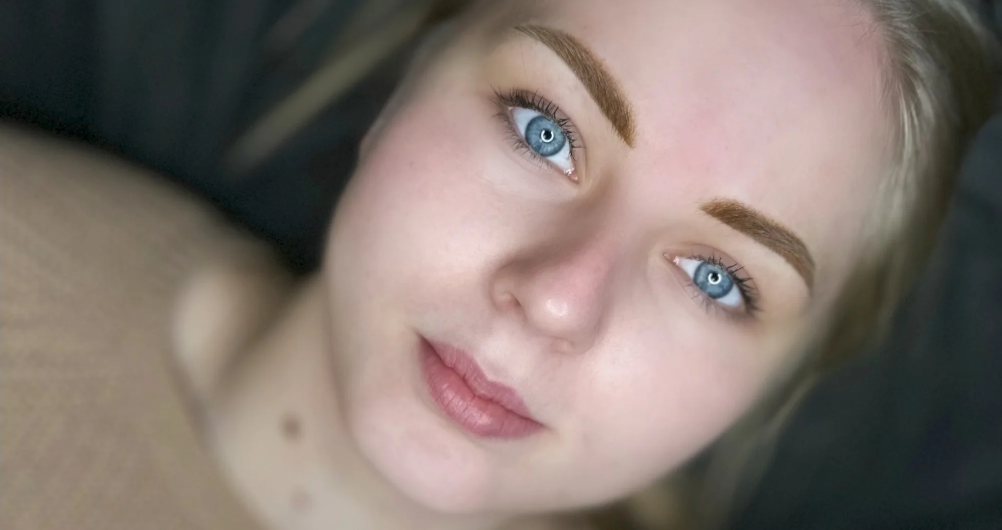 Upravená vždy a všude: vyrazte na permanentní make-up obočí či rtů