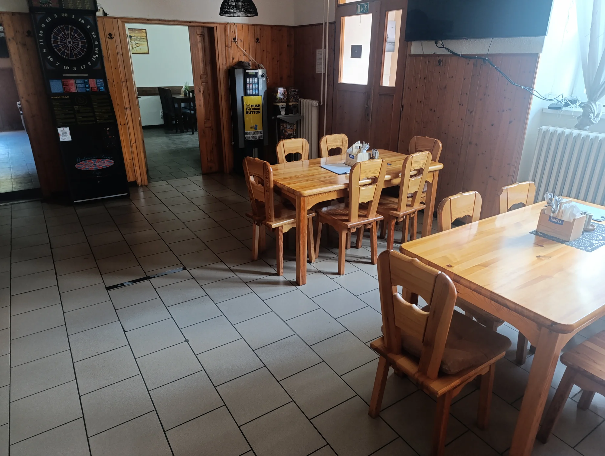Bacon burger nebo cheeseburger s hranolky v Knínickém hostinci, pro 1 či 2 osoby