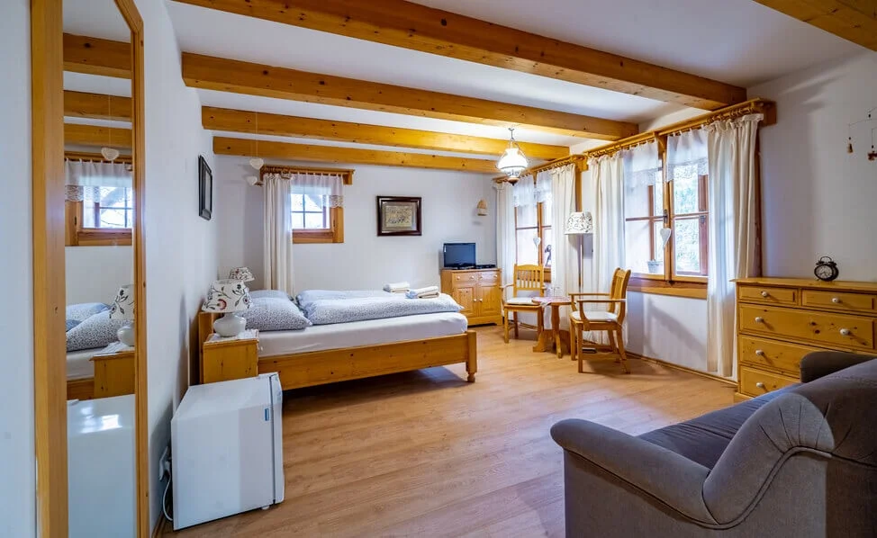Tradiční ubytování v Beskydech: krásné apartmány až pro 6 osob a vstup do bazénů
