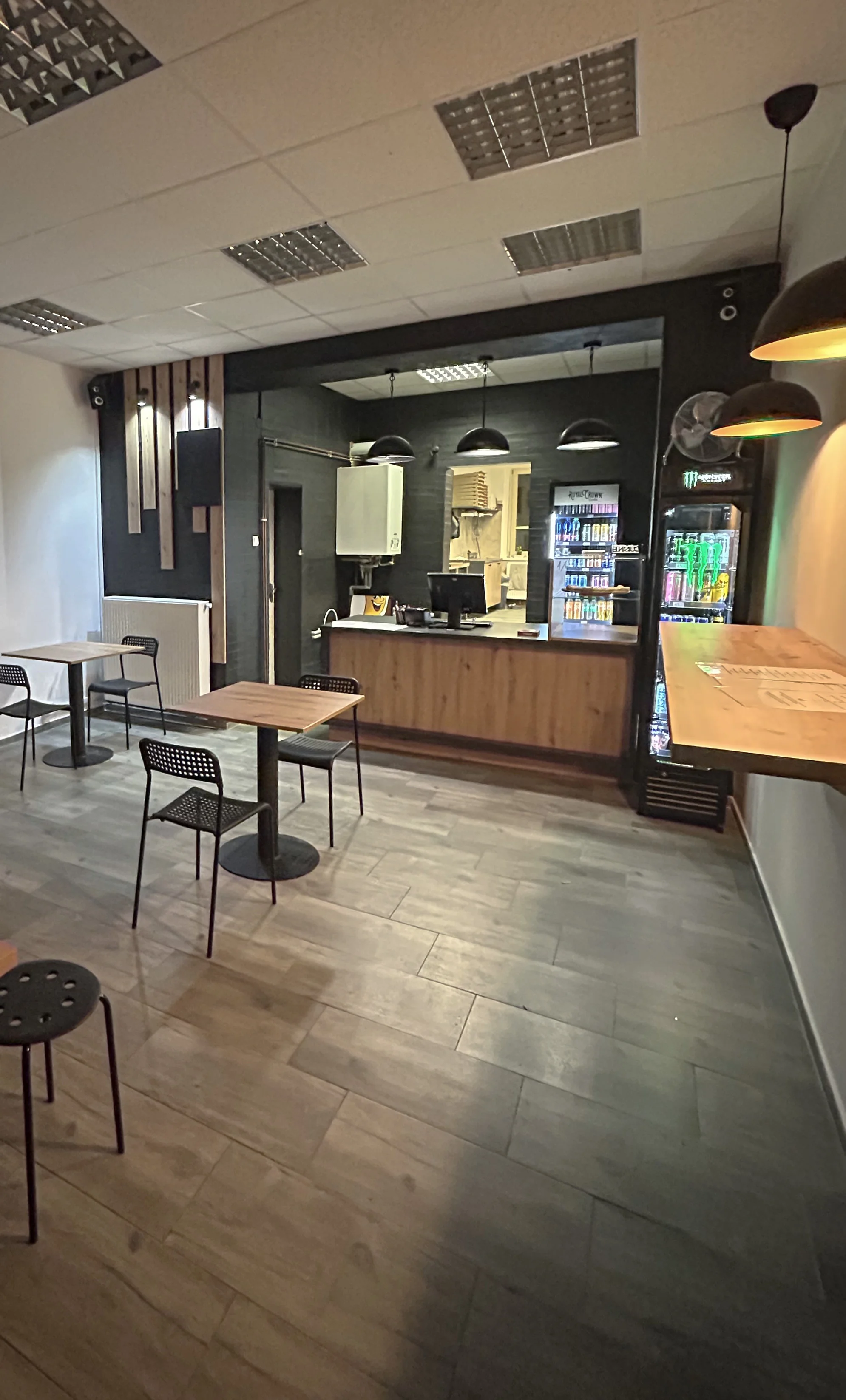 Pizza či burger dle výběru pro 1 nebo 2 osoby: se sýrem, kuřetem i papričkami