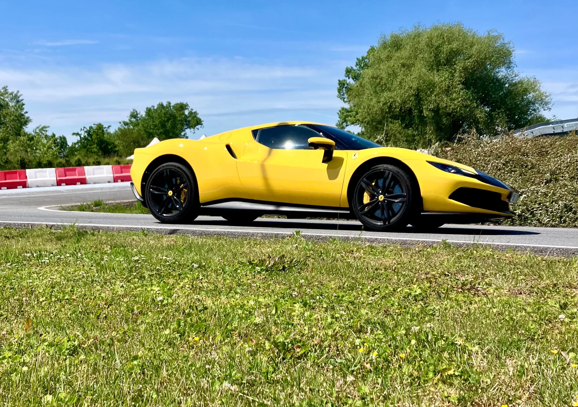 Jízda ve Ferrari, Lamborghini, Porsche, Chevroletu, Nissanu, speed taxi a virtuální realita