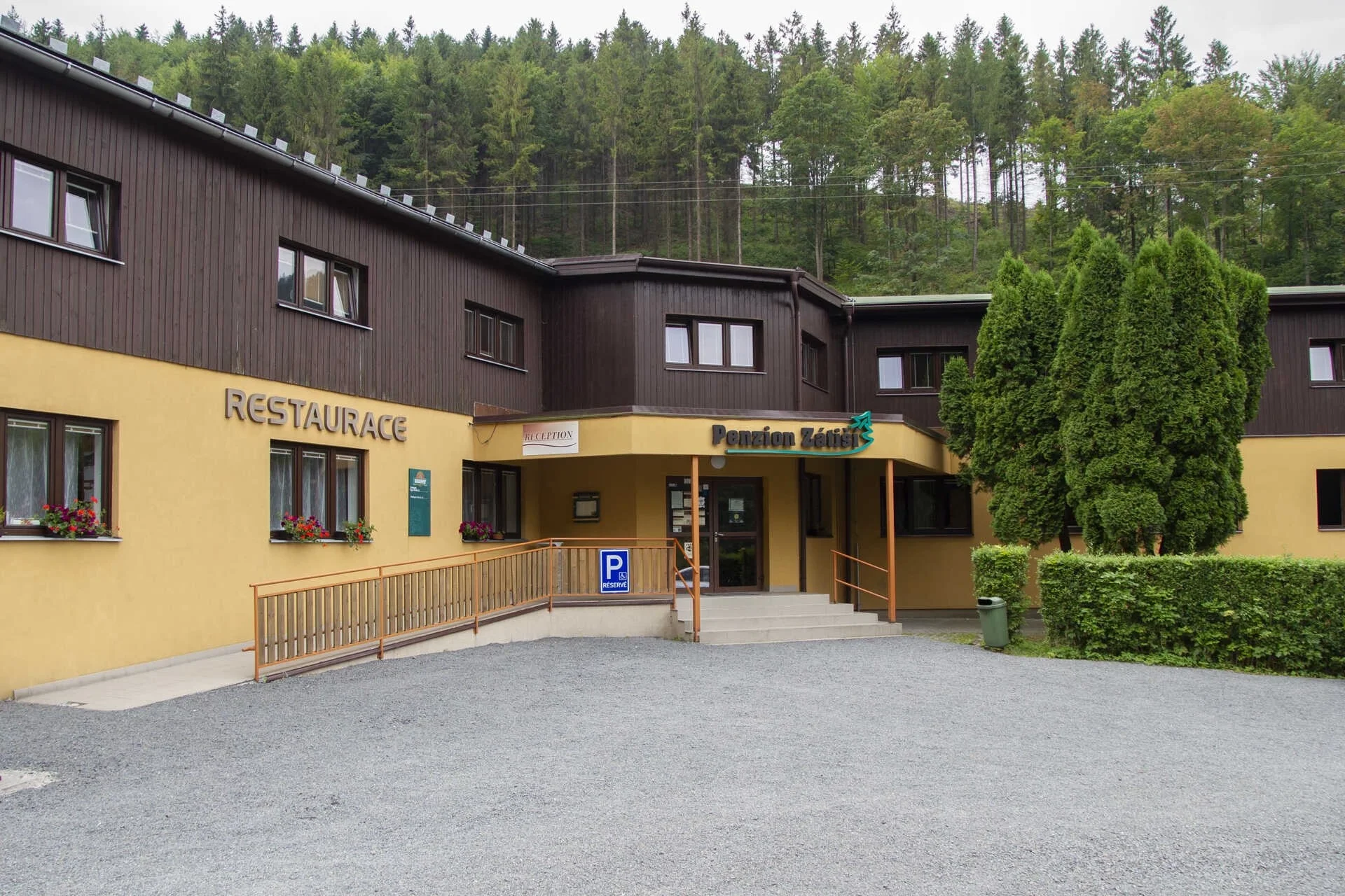 Pohodová dovolená v podhůří Beskyd: penzion se snídaní či polopenzí, bazén a infrasauna
