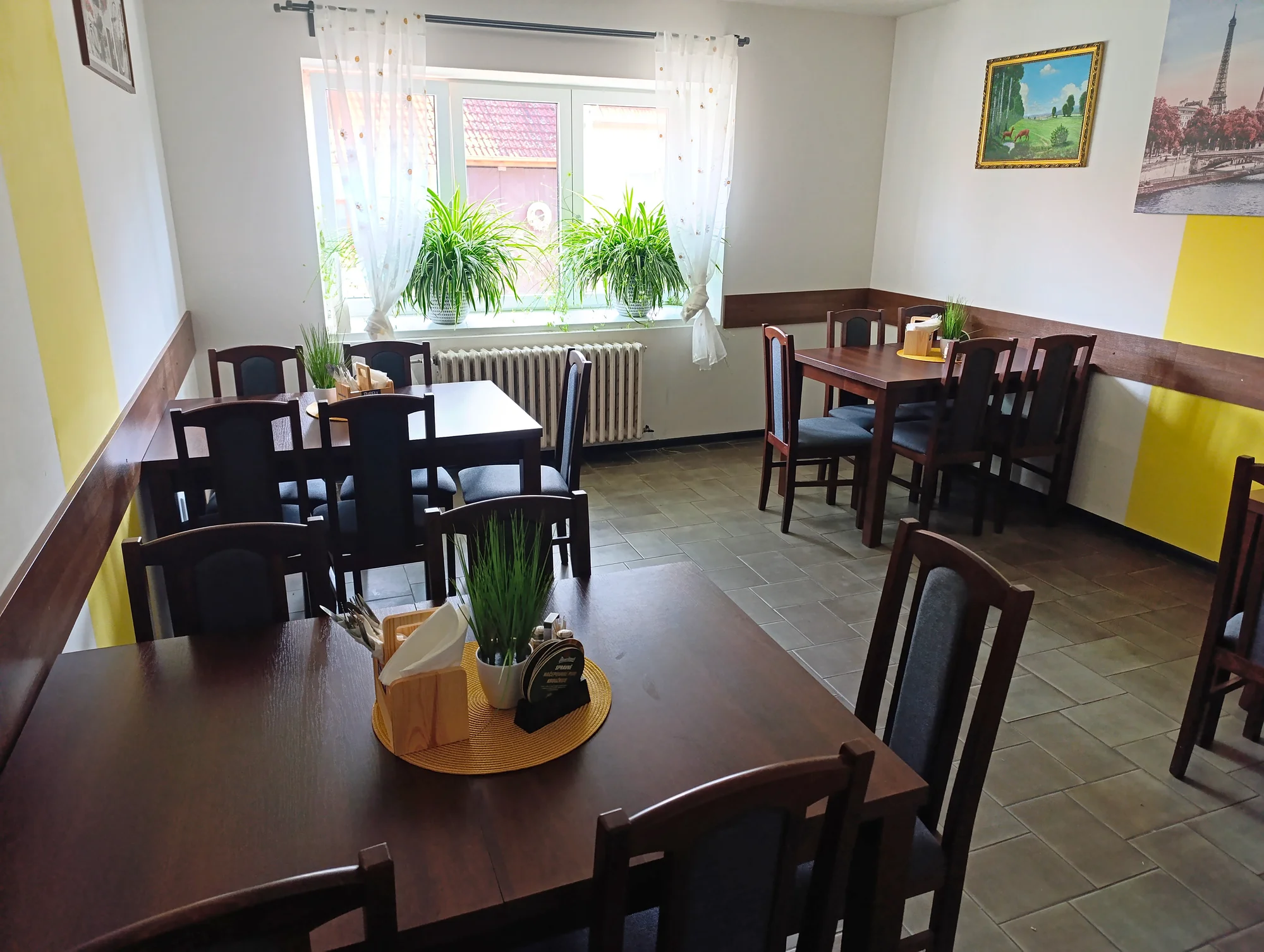 Prkno plné masových dobrot pro 2-6 osob: řízečky, žebra, křídla i hranolky