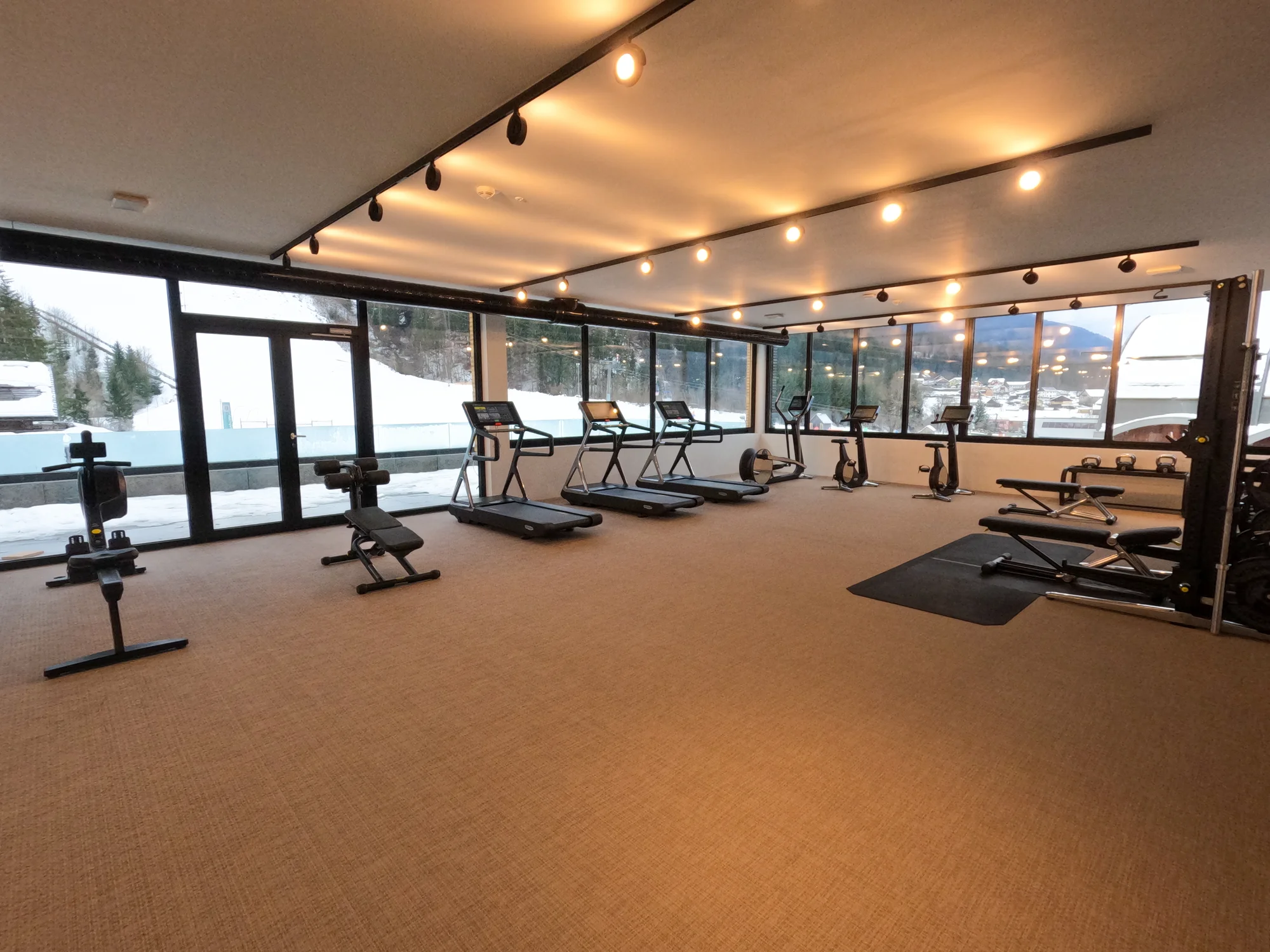 Aktivní dovolená v Korutanech: 4* hotel s polopenzí, neomezeným wellness a programem pro děti