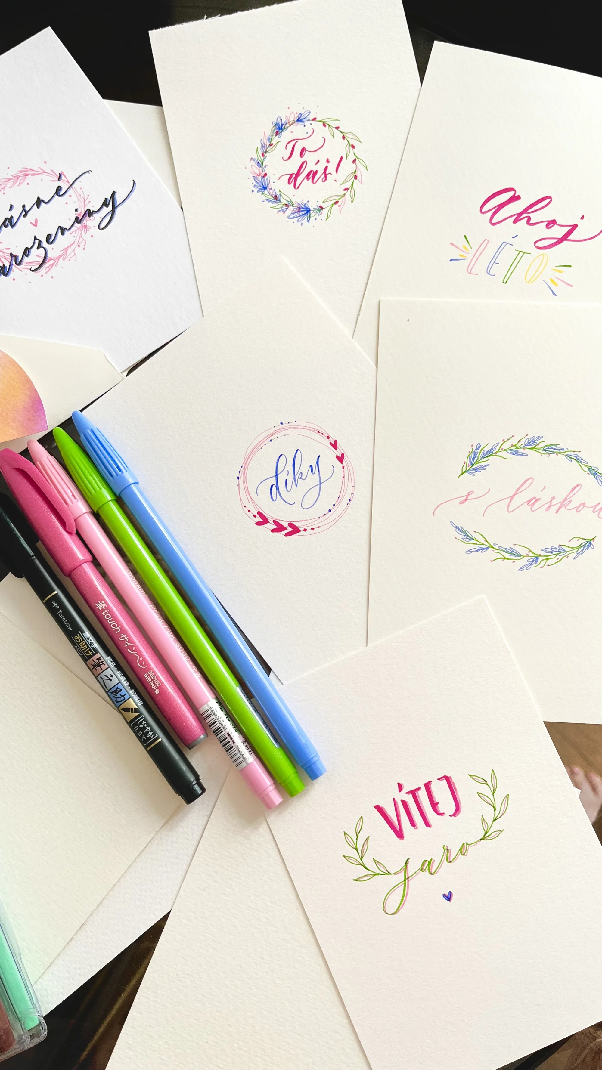 Krasopsaní od A do Z: workshop moderní kaligrafie a květinových ilustrací pro 1 až 2 osoby