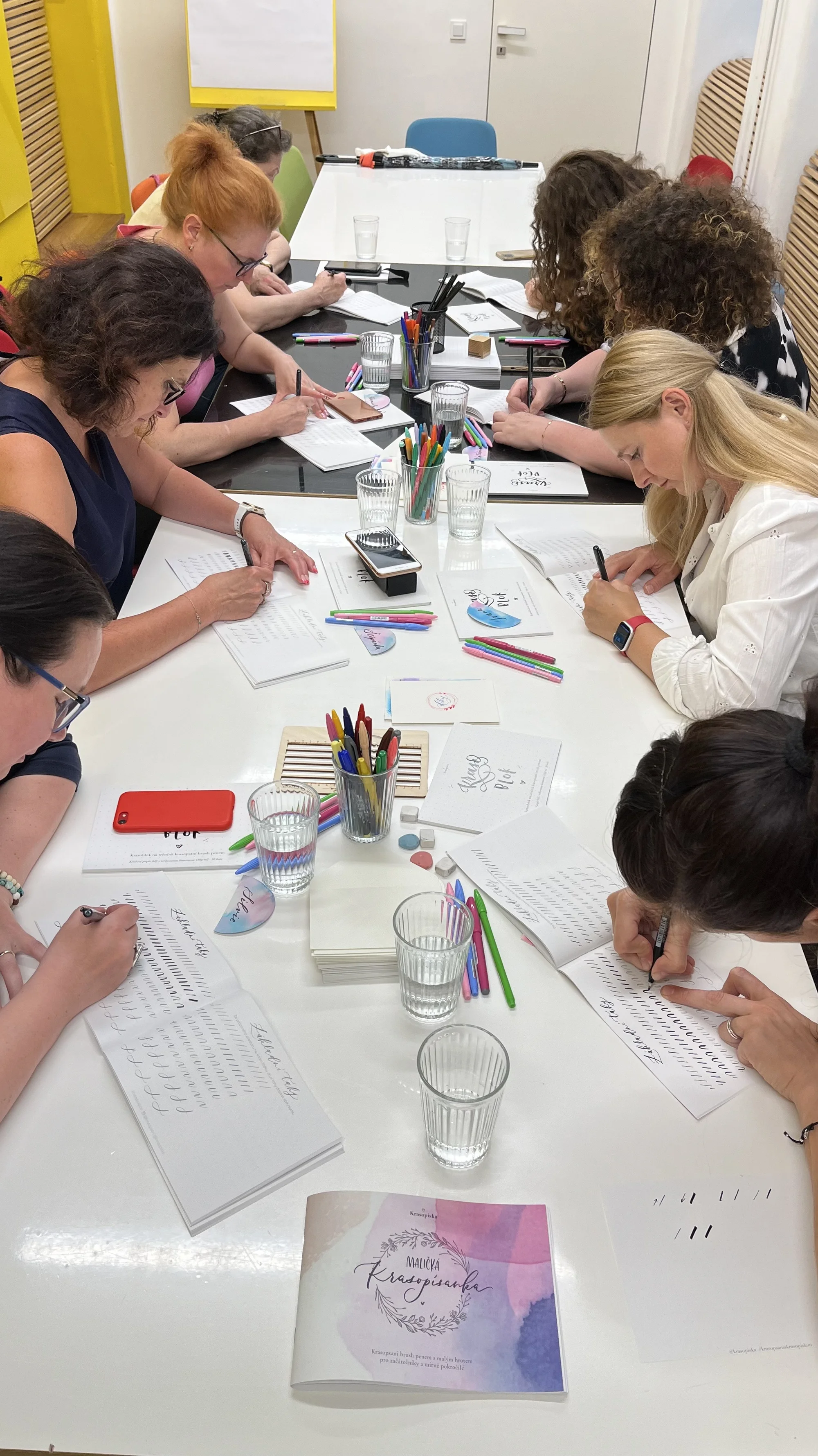 Krasopsaní od A do Z: workshop moderní kaligrafie a květinových ilustrací pro 1 až 2 osoby