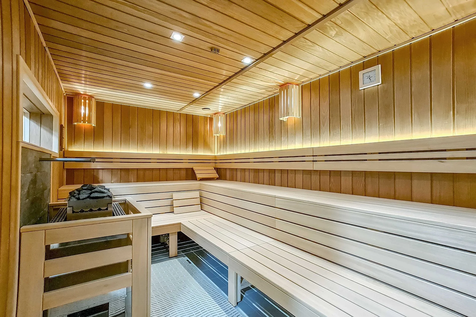 Pobyt v maďarské Šoproni: krásný hotel 15 minut od centra, jídlo, wellness i vstupy na koupaliště a slevy