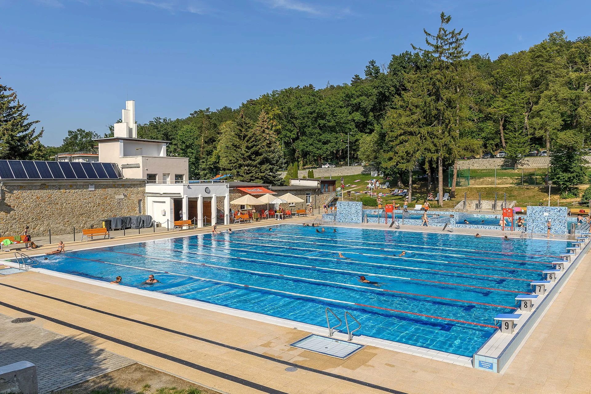Pobyt v maďarské Šoproni: krásný hotel 15 minut od centra, jídlo, wellness i vstupy na koupaliště a slevy