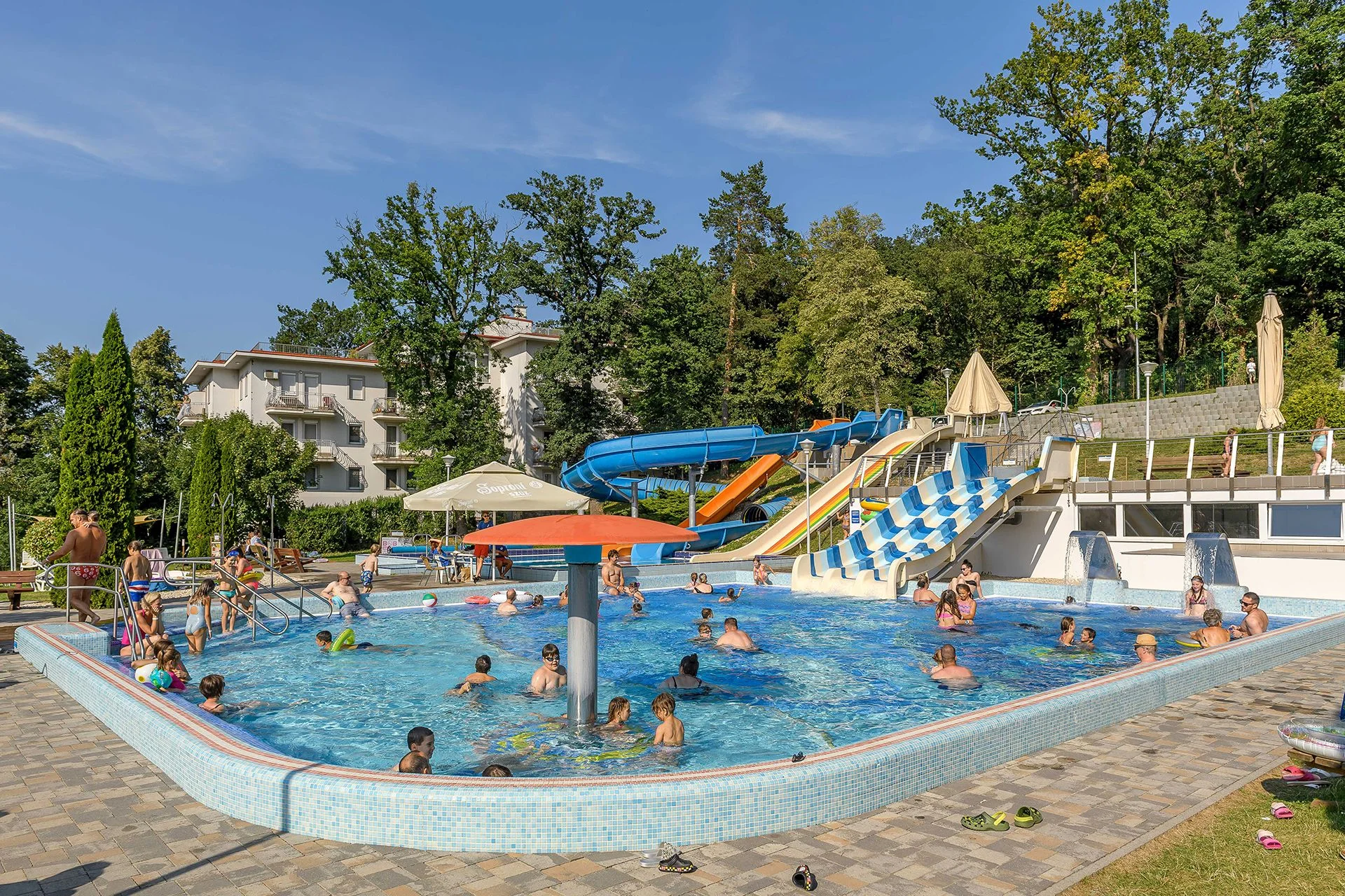 Pobyt v maďarské Šoproni: krásný hotel 15 minut od centra, jídlo, wellness i vstupy na koupaliště a slevy