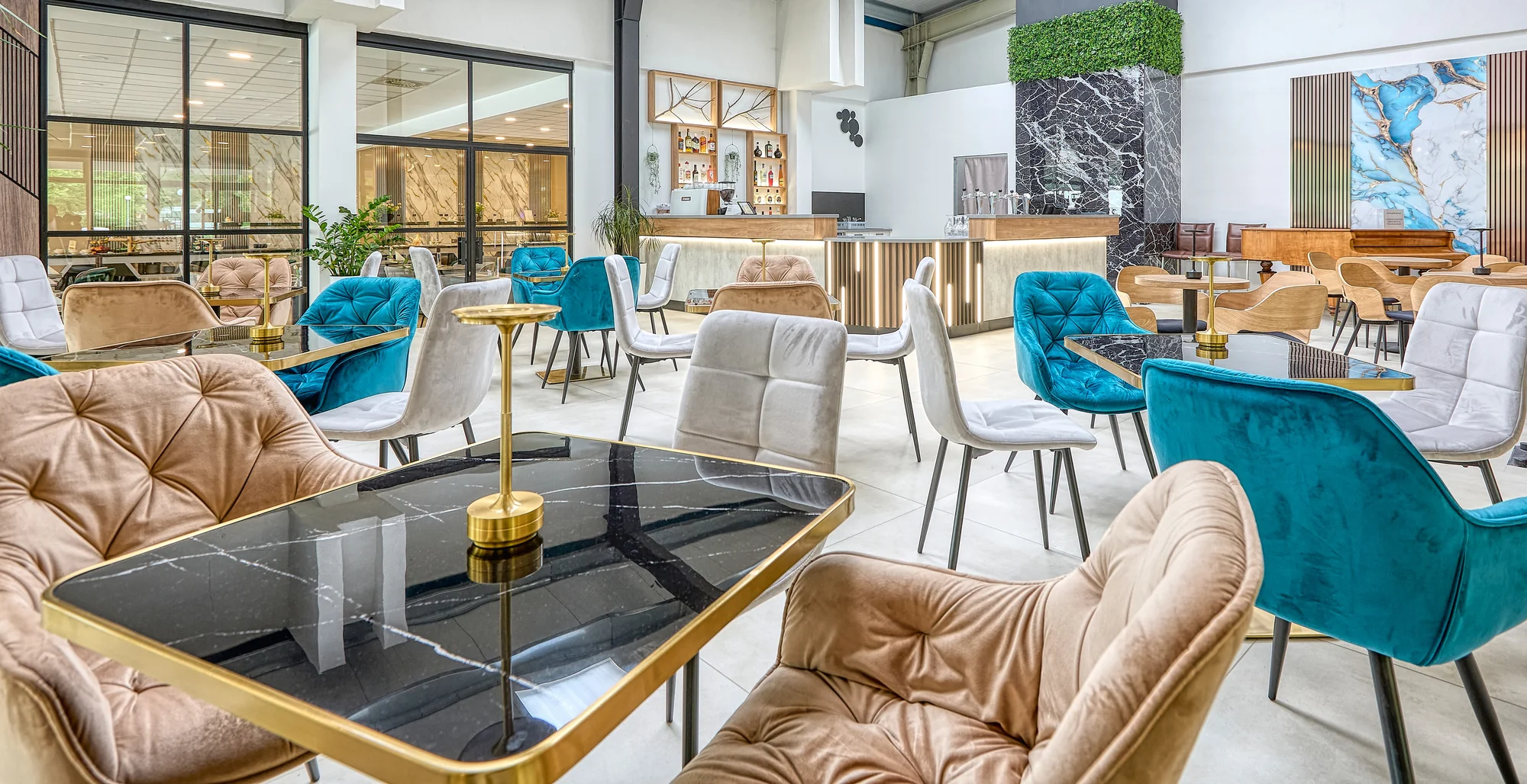 Čtyřhvězdičkový hotel v Šoproni se snídaní, wellness, vstupy na koupaliště a slevami na atrakce