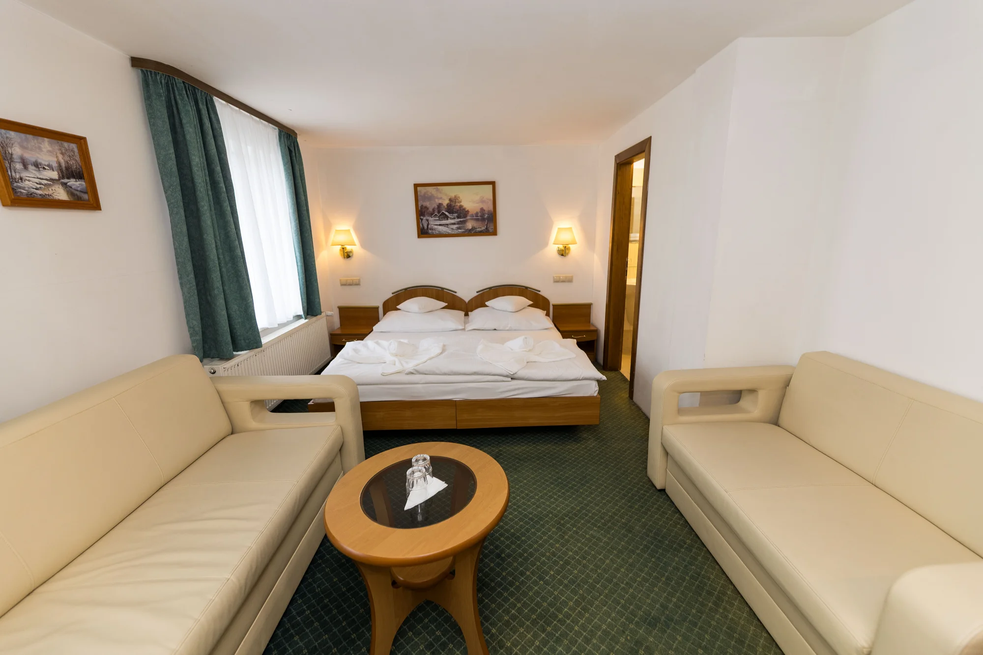 Špindlerův Mlýn pro páry či rodiny: hotel na rozcestí turistických tras vč. snídaně