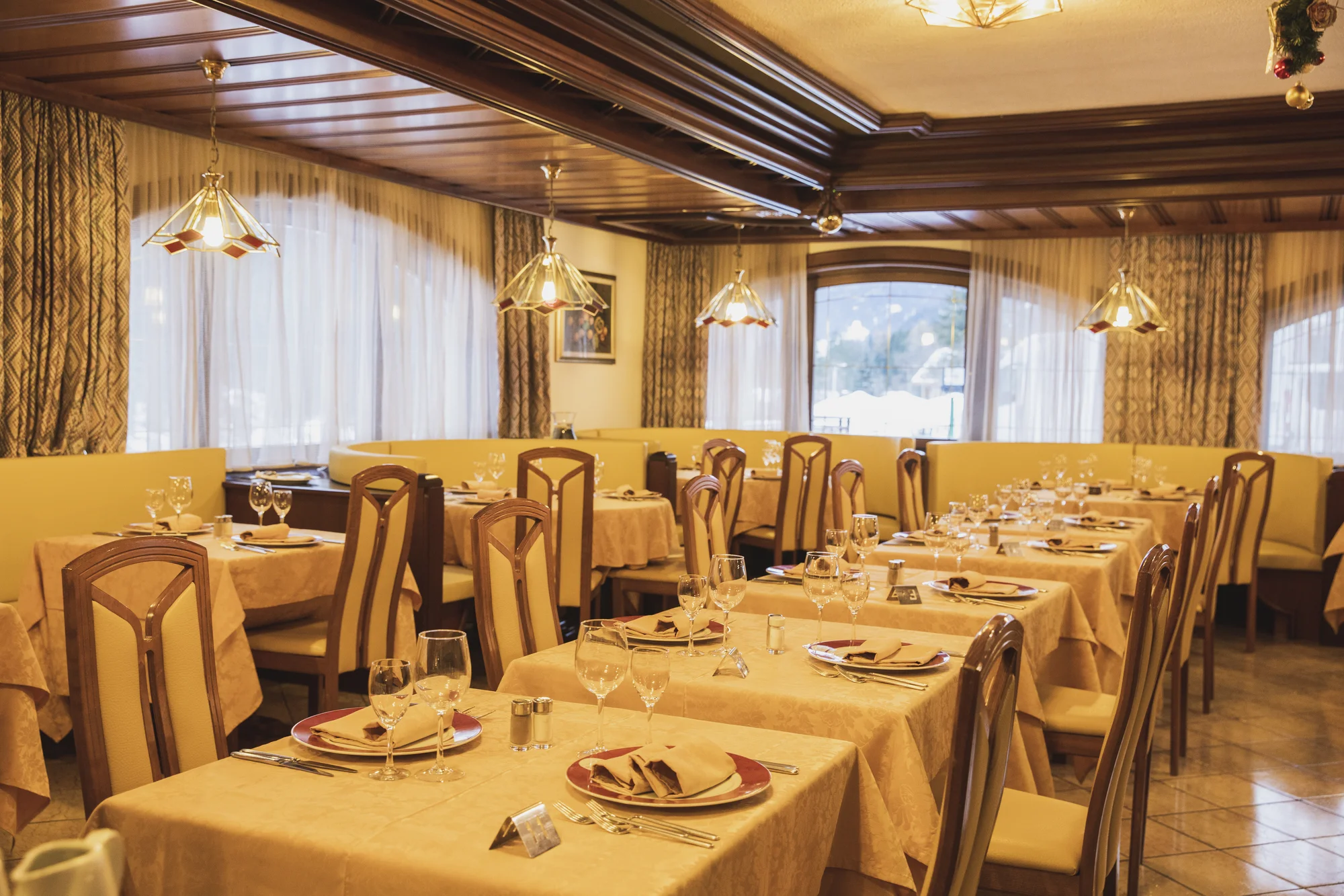 Val di Fassa: 4* hotel jen 100 m od sjezdovky, bohatá polopenze, first minute sleva