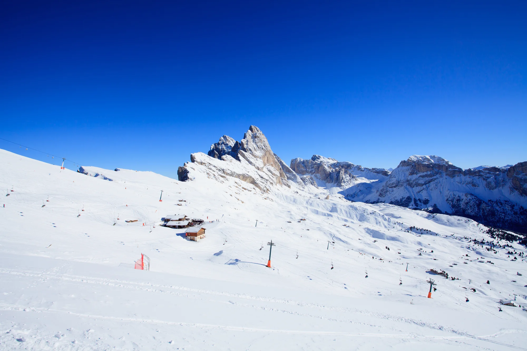 Val di Fassa: 4* hotel jen 100 m od sjezdovky, bohatá polopenze, first minute sleva