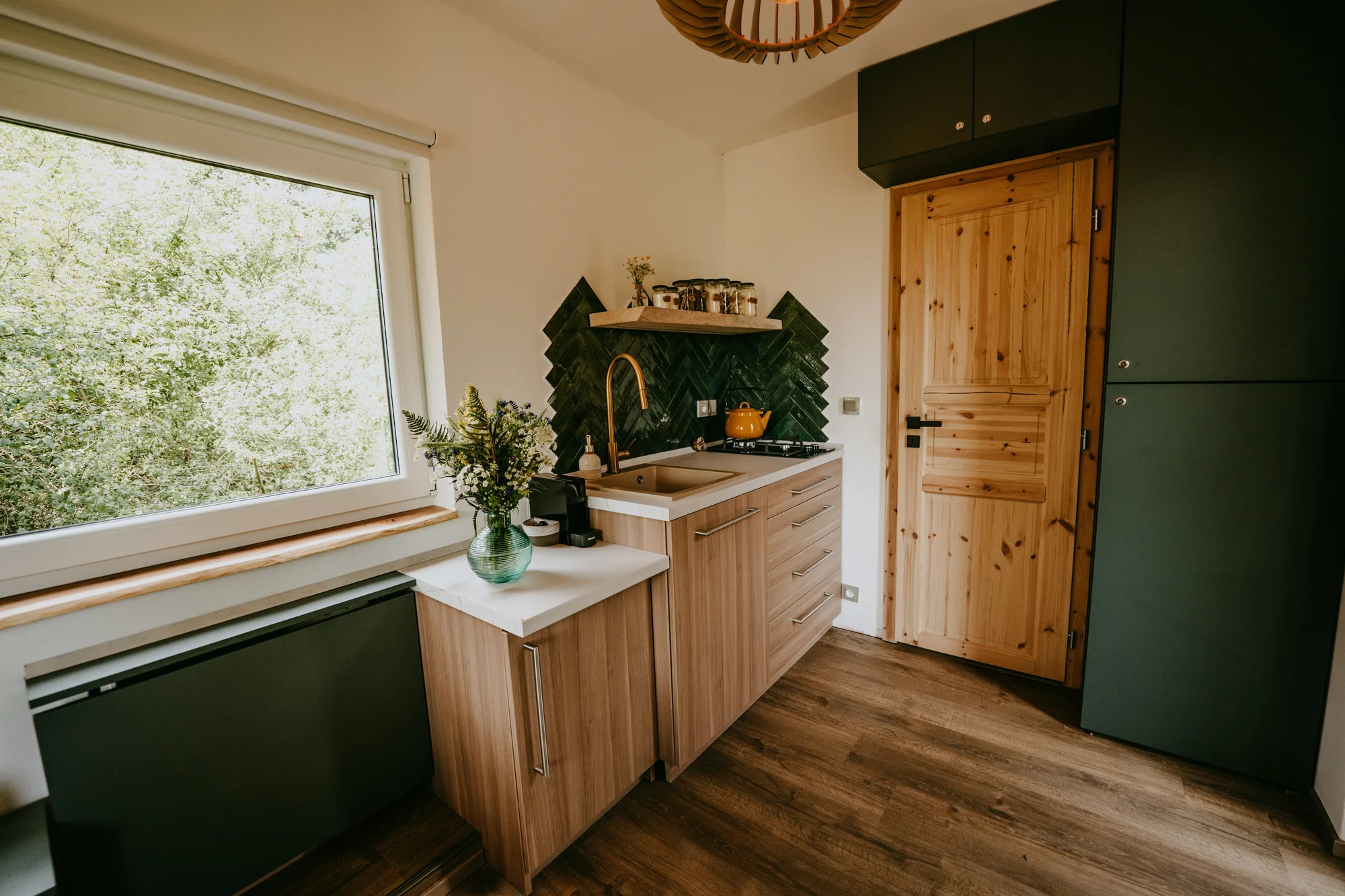 Vybavený tiny house na kraji Šumavy pro dvě osoby s venkovním posezením