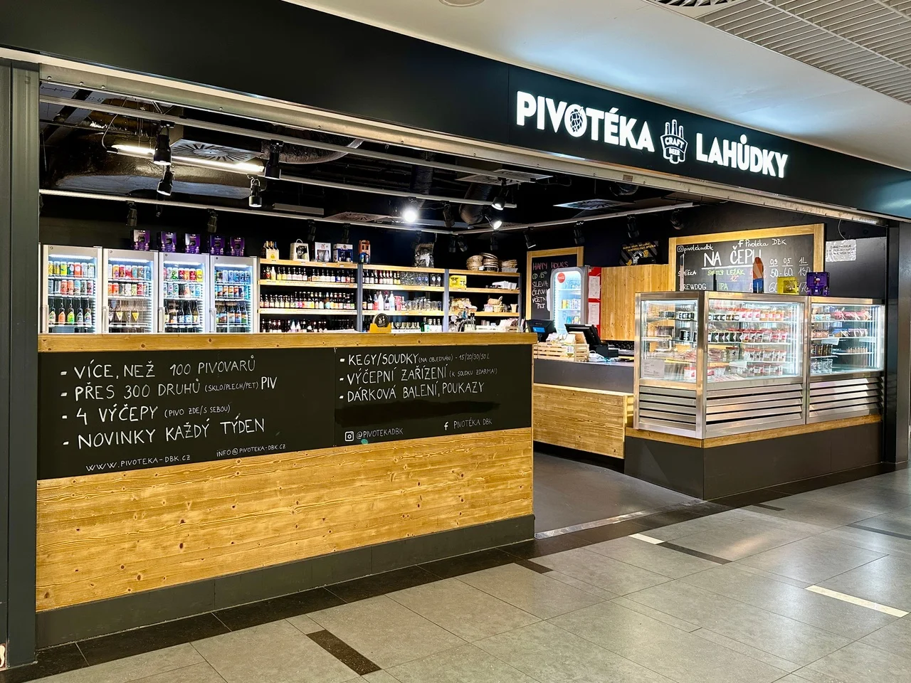 Dobré pivo i klobásky: otevřený voucher v hodnotě 500 a 1000 Kč do Pivotéky DBK