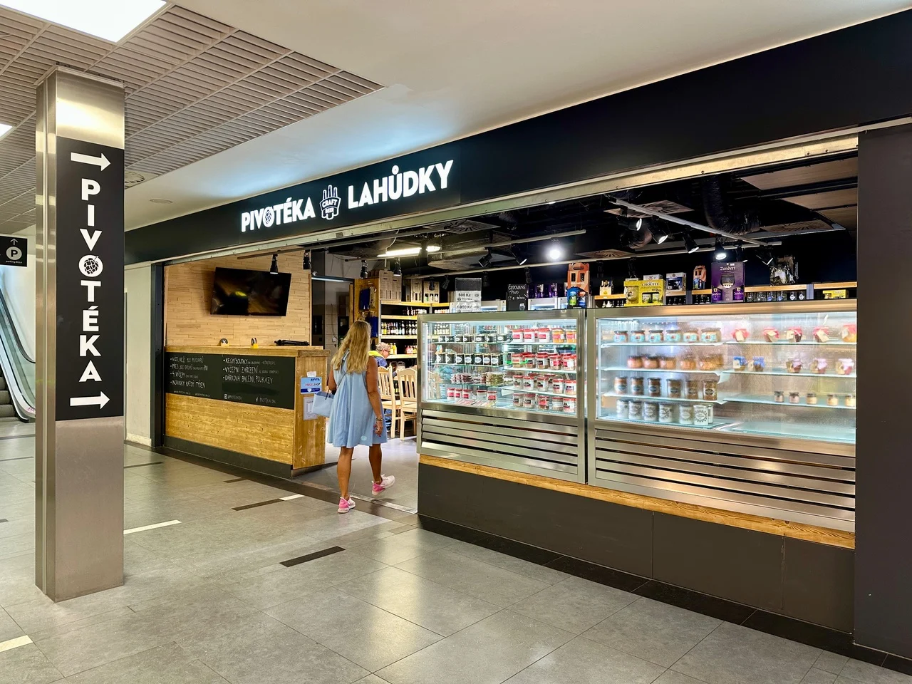 Dobré pivo i klobásky: otevřený voucher v hodnotě 500 a 1000 Kč do Pivotéky DBK