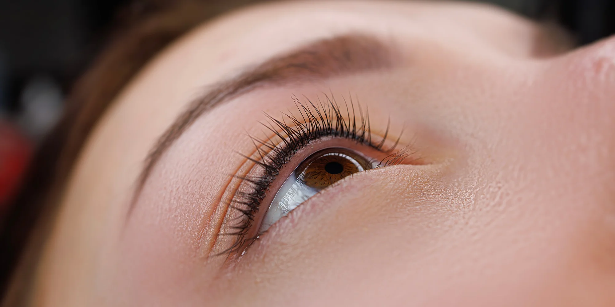 Ušetřete čas strávený líčením: permanentní make-up meziřasové oční linky