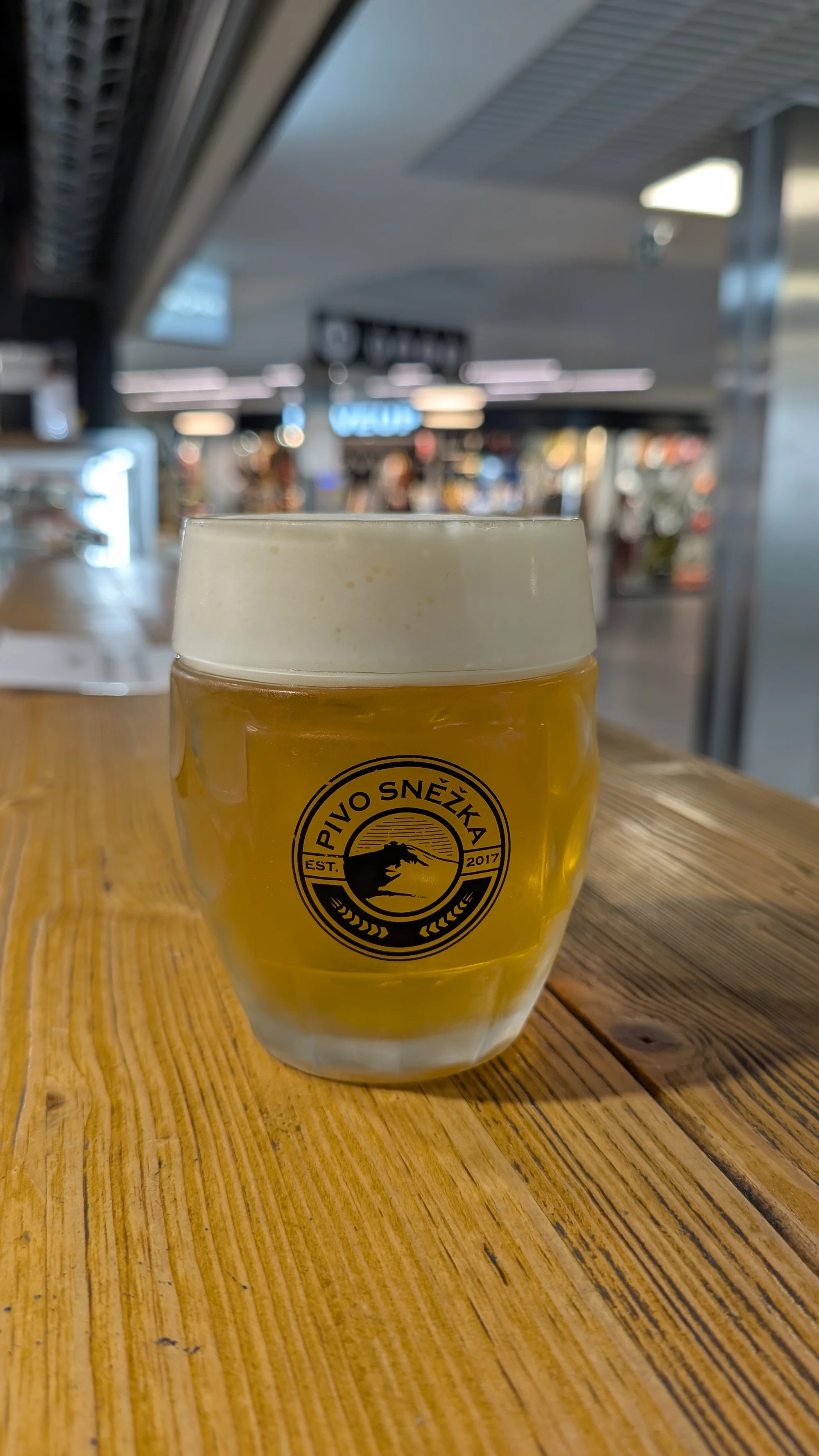 Dobré pivo i klobásky: otevřený voucher v hodnotě 500 a 1000 Kč do Pivotéky DBK