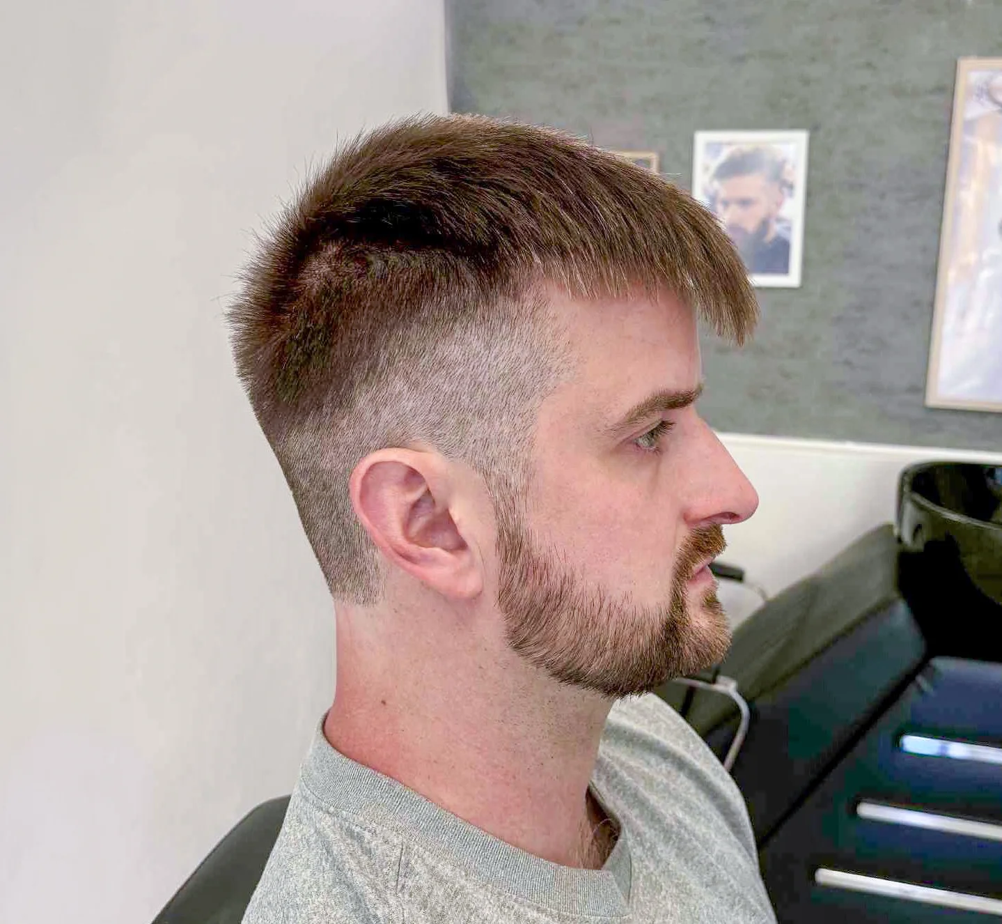 Klasický pánský střih i úprava vousů v barbershopu na Zbraslavi