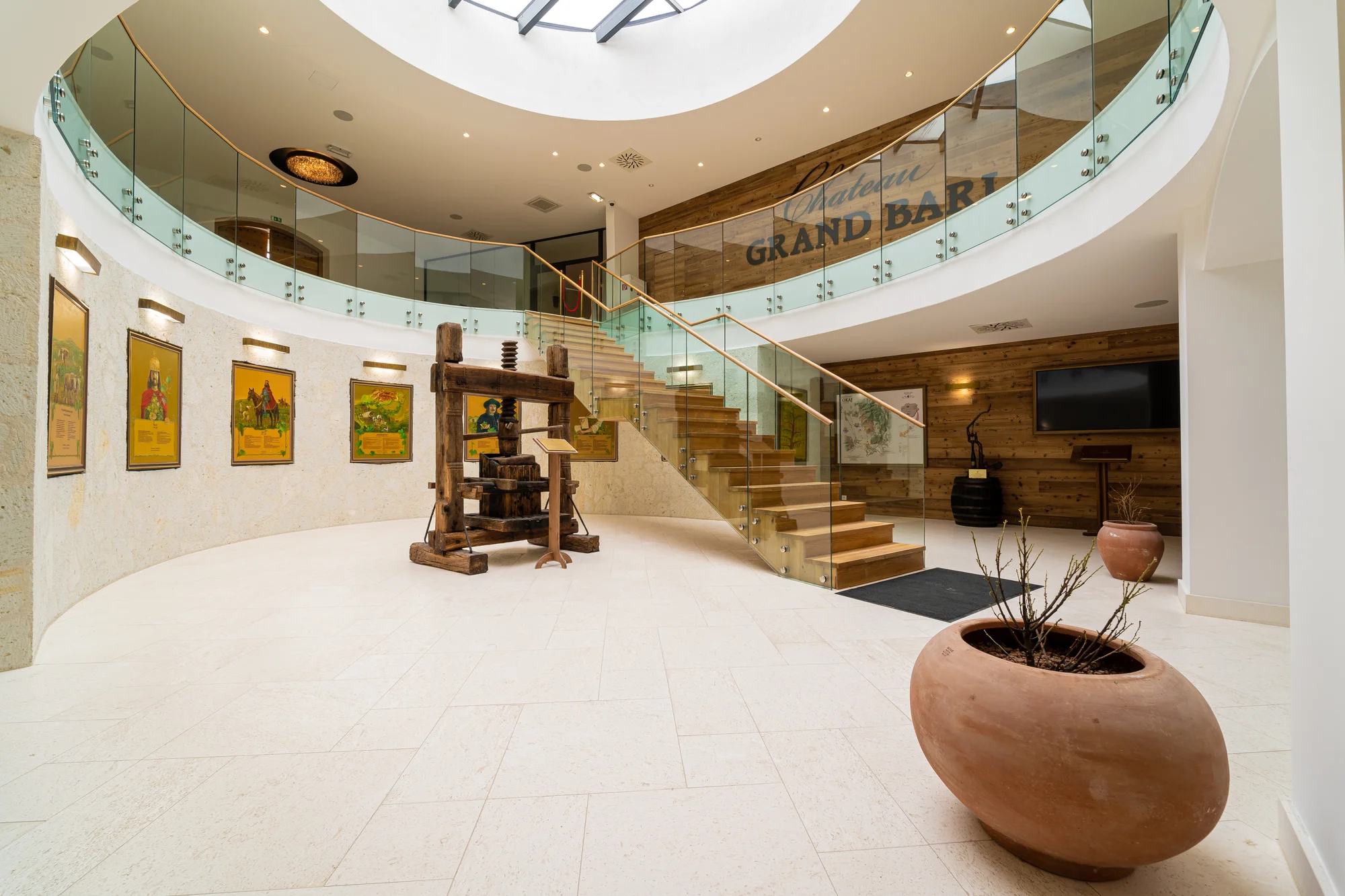 Vinařský unikát na Tokaji: jedinečné ubytování v Chateau Grand Bari se snídaní i degustací