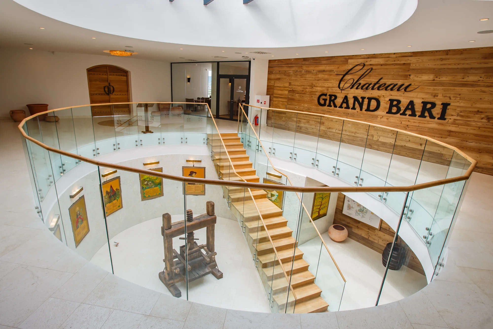 Vinařský unikát na Tokaji: jedinečné ubytování v Chateau Grand Bari se snídaní i degustací