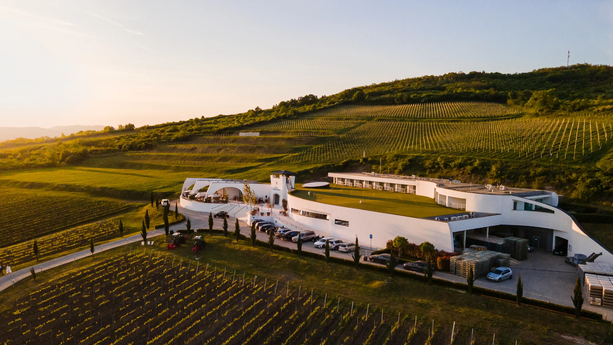 Tokajský klenot: luxusní ubytování v italském stylu mezi vinicemi, bohaté snídaně a degustace